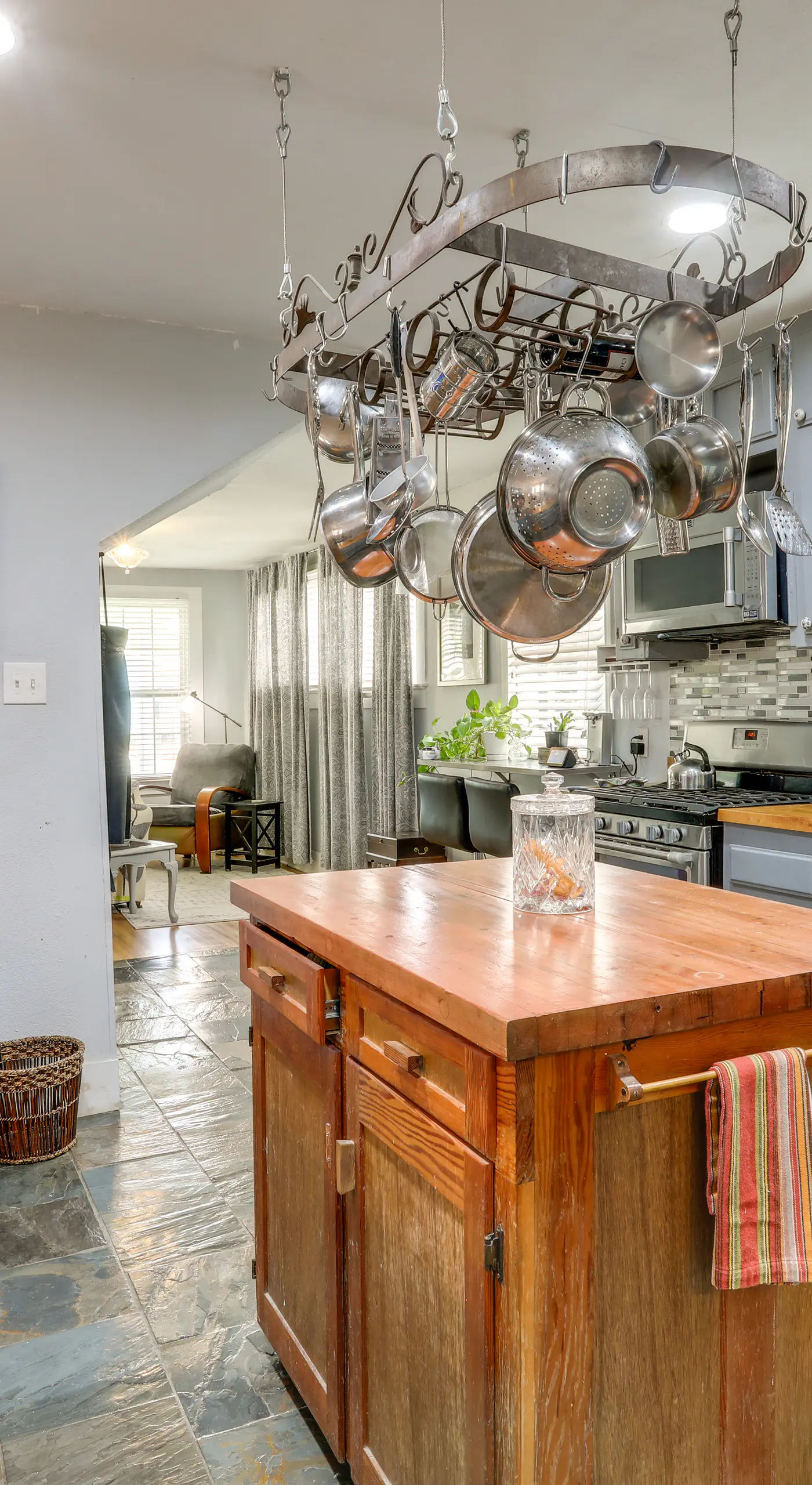 2 Mi to LSU: Mid City Home w/ Yard & Patio!