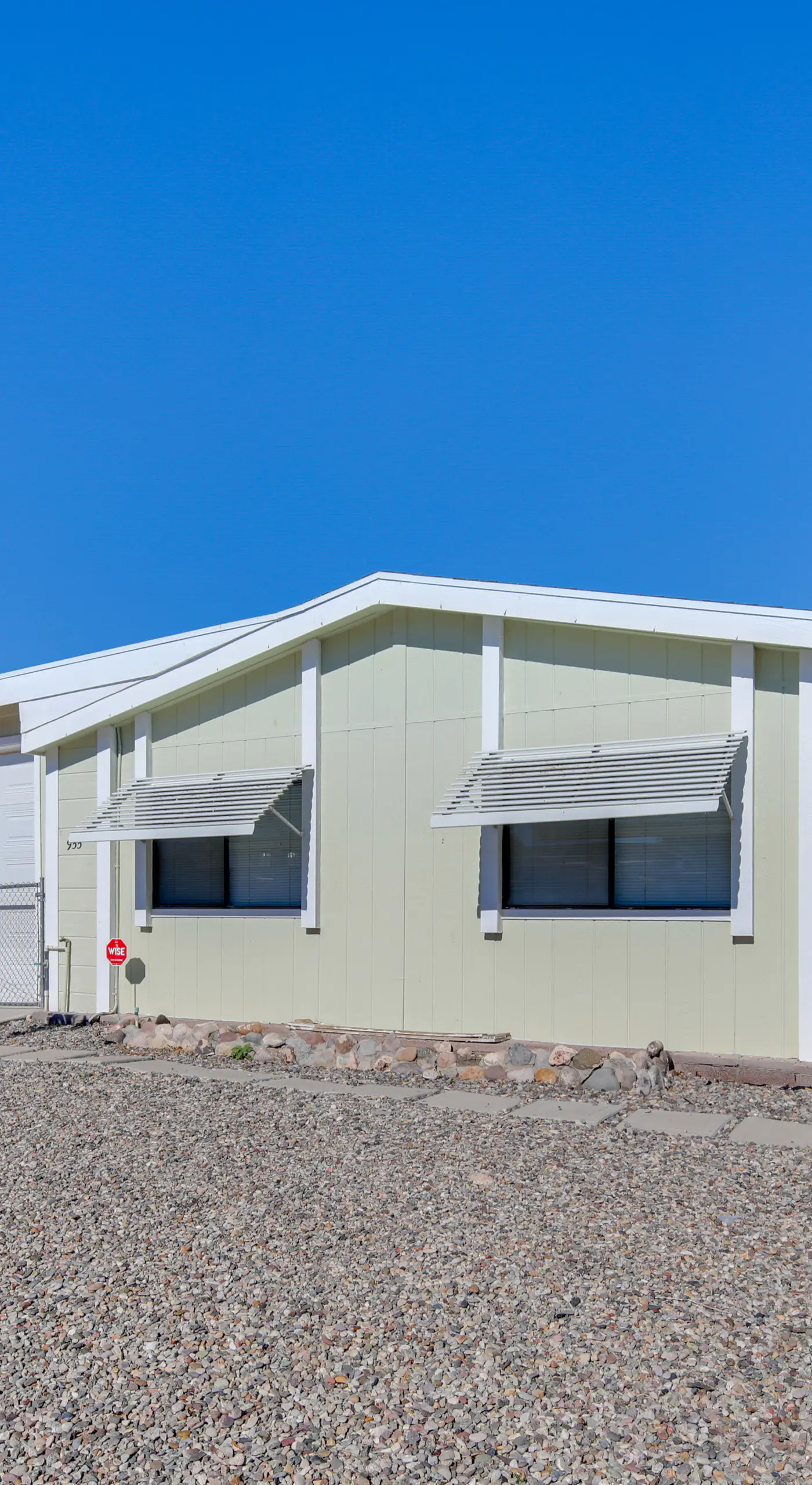 Bullhead City Home w/ Fire Pit - Walk to CO River!