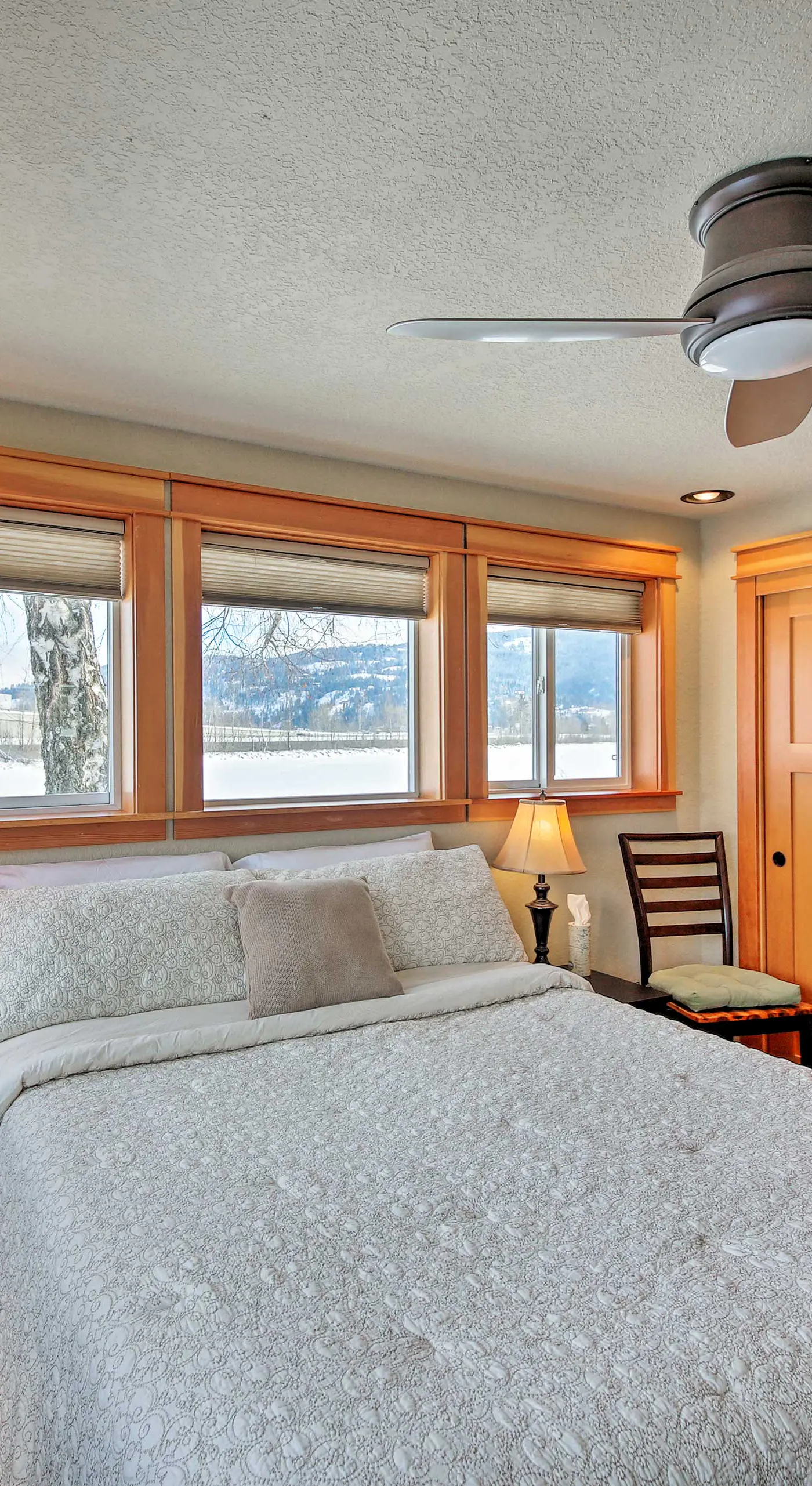 Lake Pend Oreille Condo w/ Porch & Mountain View!