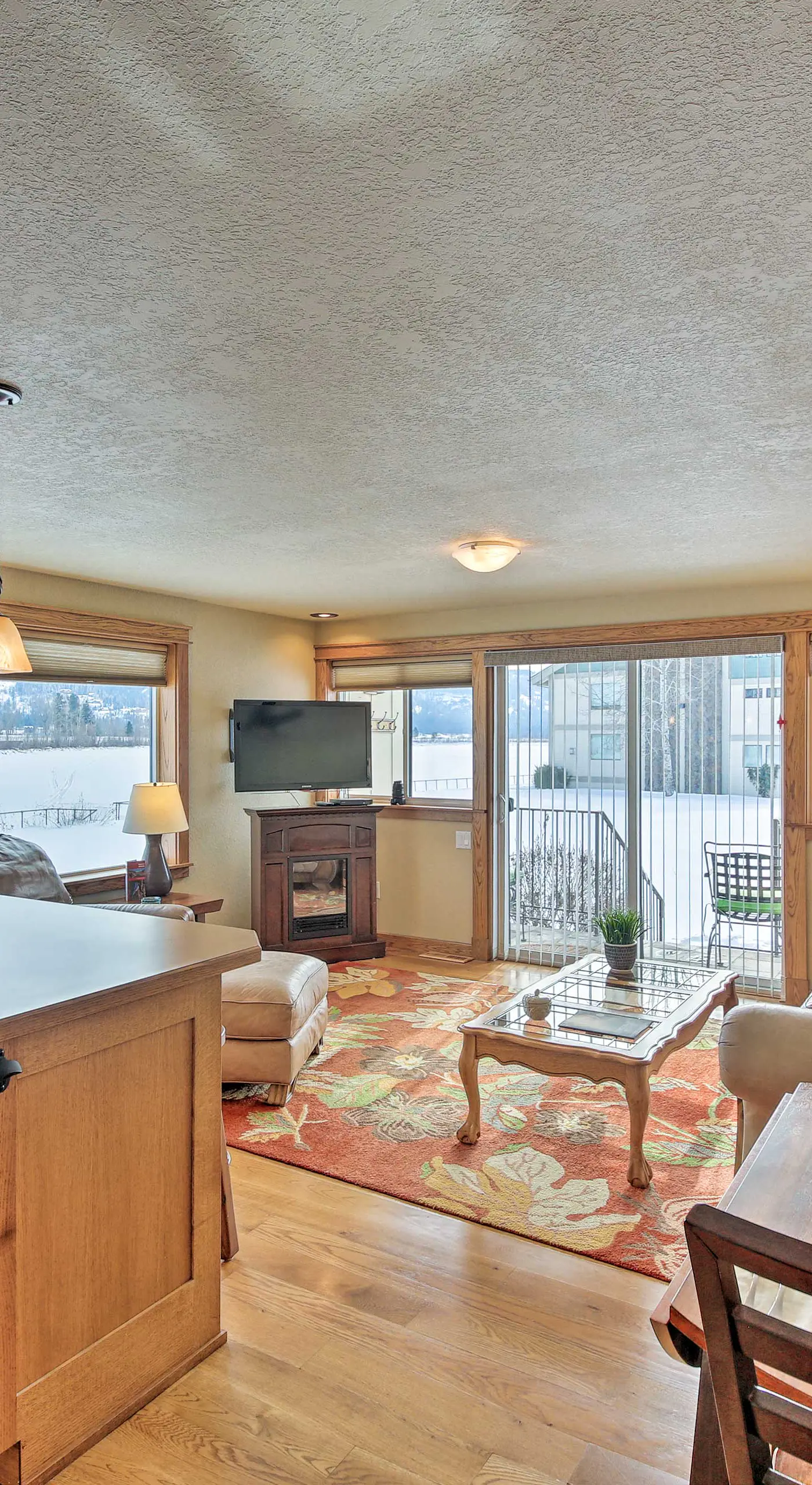 Lake Pend Oreille Condo w/ Porch & Mountain View!