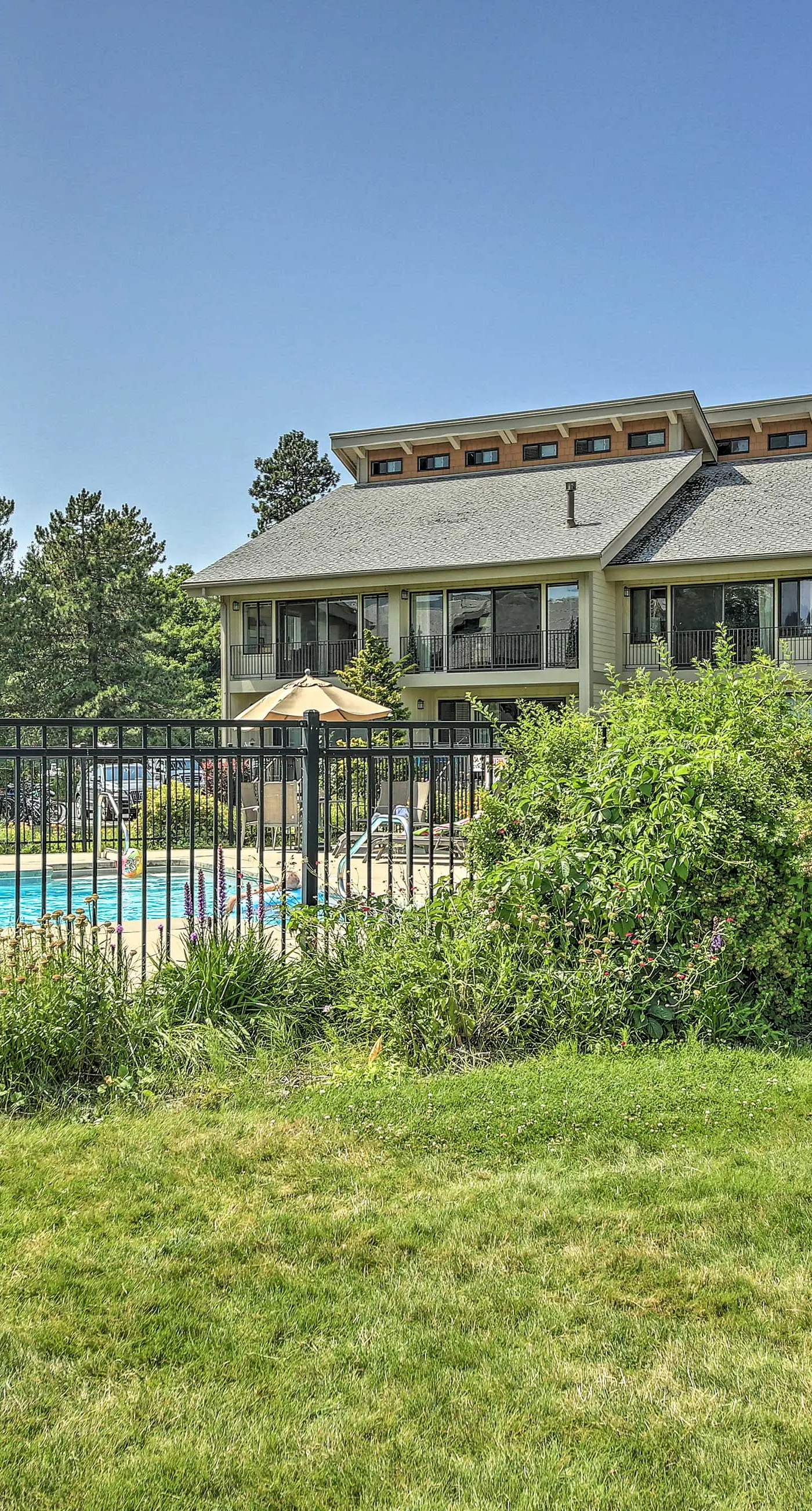 Seasonal Pool & Marina! Condo on Lake Pend Oreille