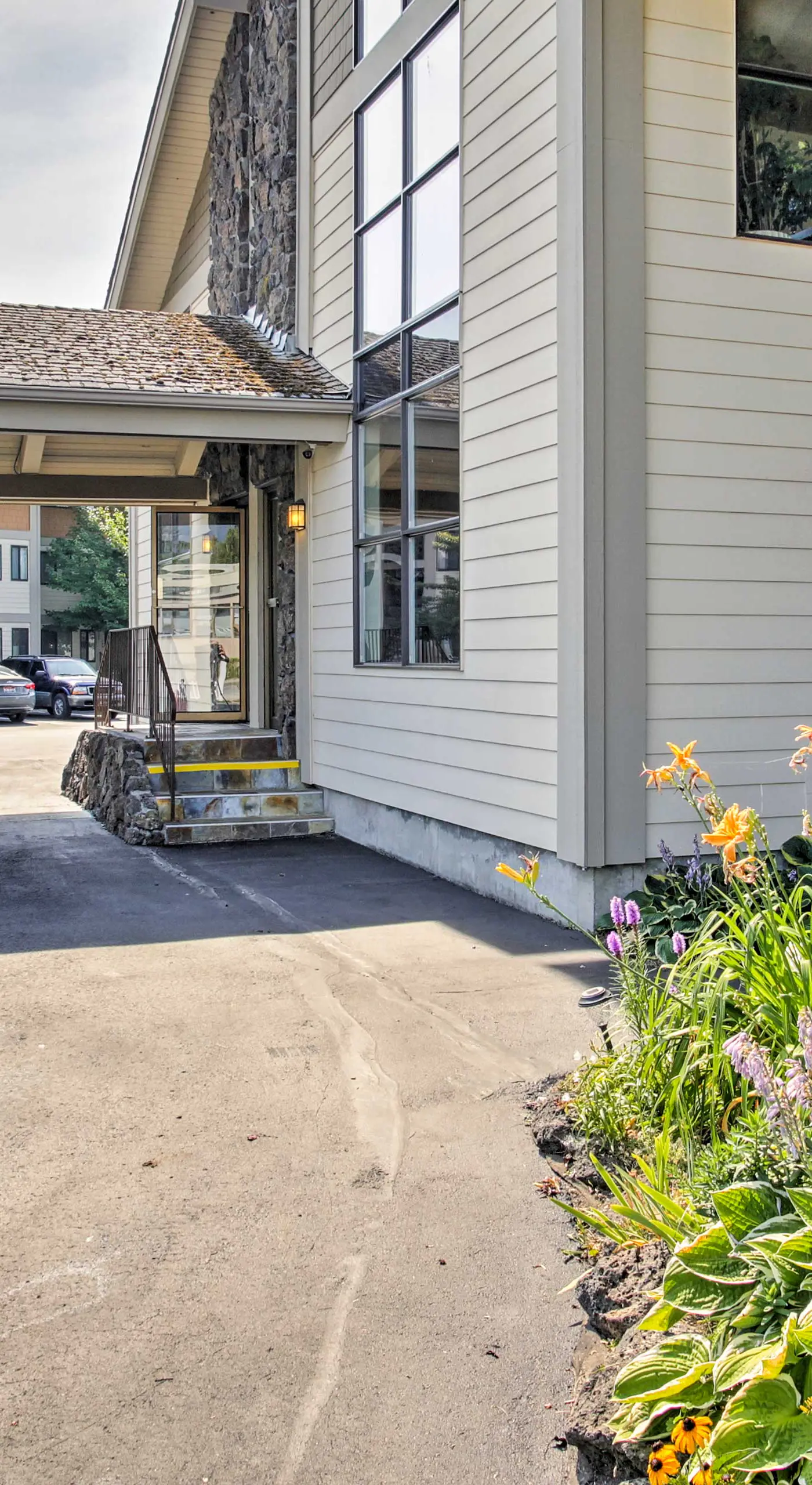 Seasonal Pool & Marina! Condo on Lake Pend Oreille