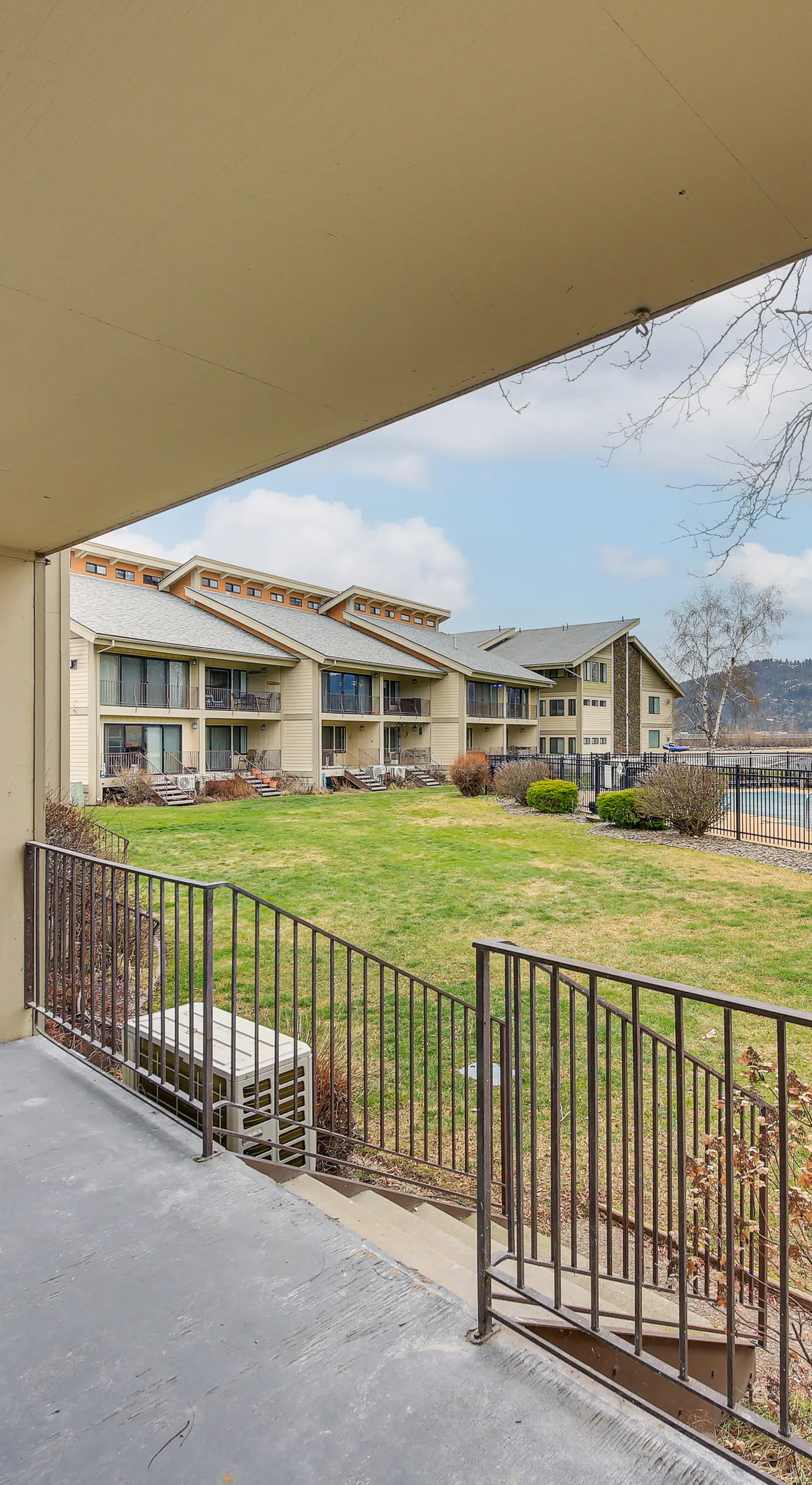 Seasonal Pool & Marina! Condo on Lake Pend Oreille