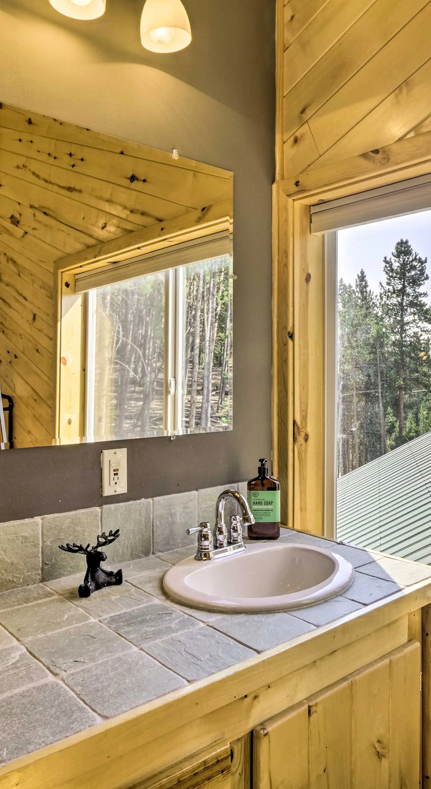 Secluded Fairplay Home w/ Hot Tub & Mountain Views