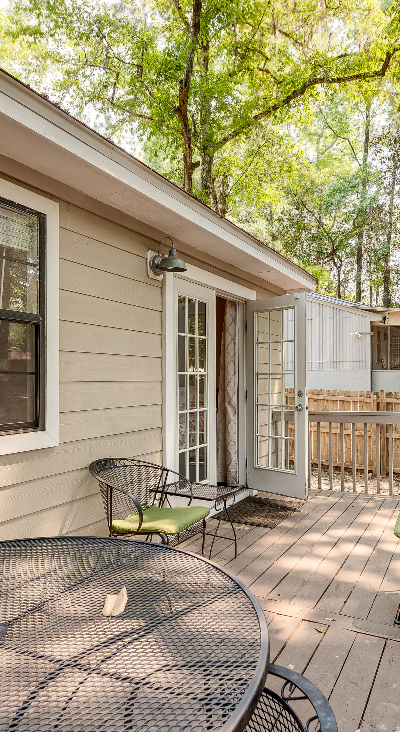 Charming Tallahassee Townhouse ~ 3 Mi to FSU!