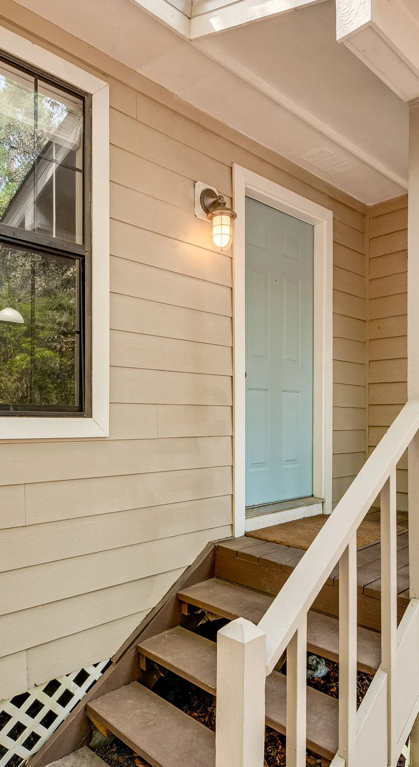 Charming Tallahassee Townhouse ~ 3 Mi to FSU!