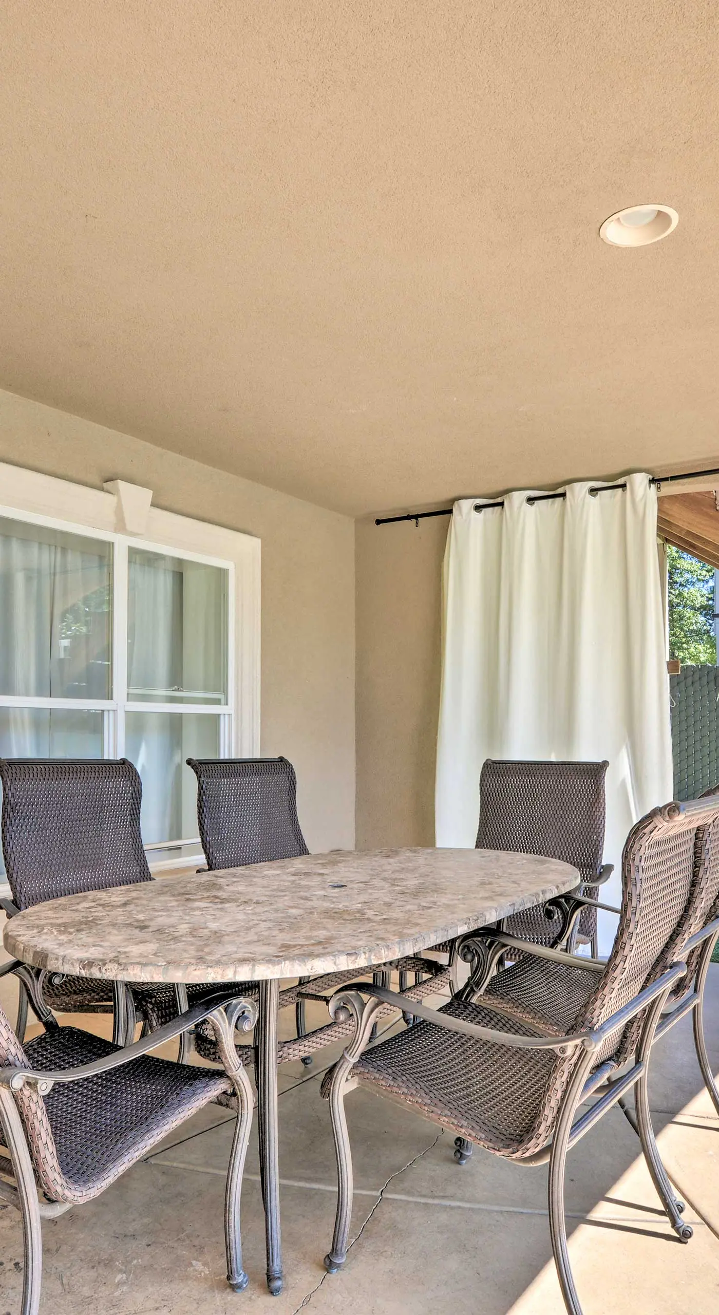 Luxe Getaway w/ Riverfront Views in Grants Pass!