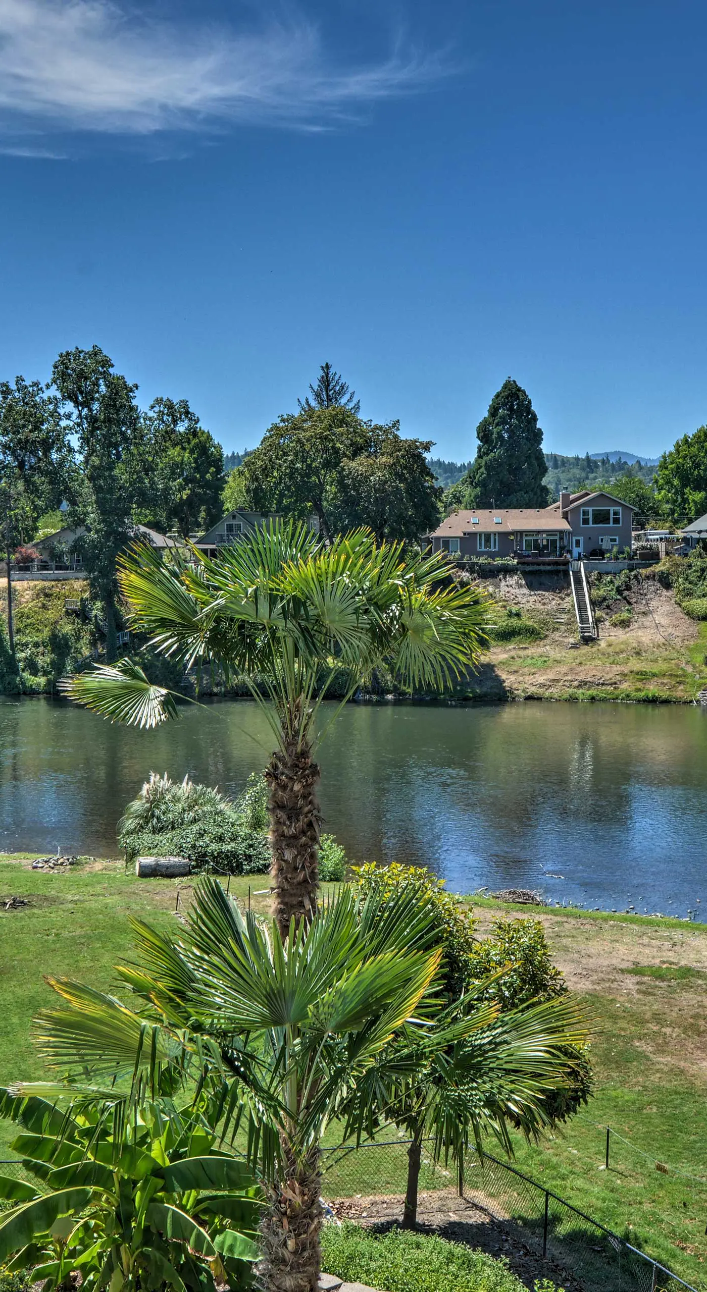 Luxe Getaway w/ Riverfront Views in Grants Pass!