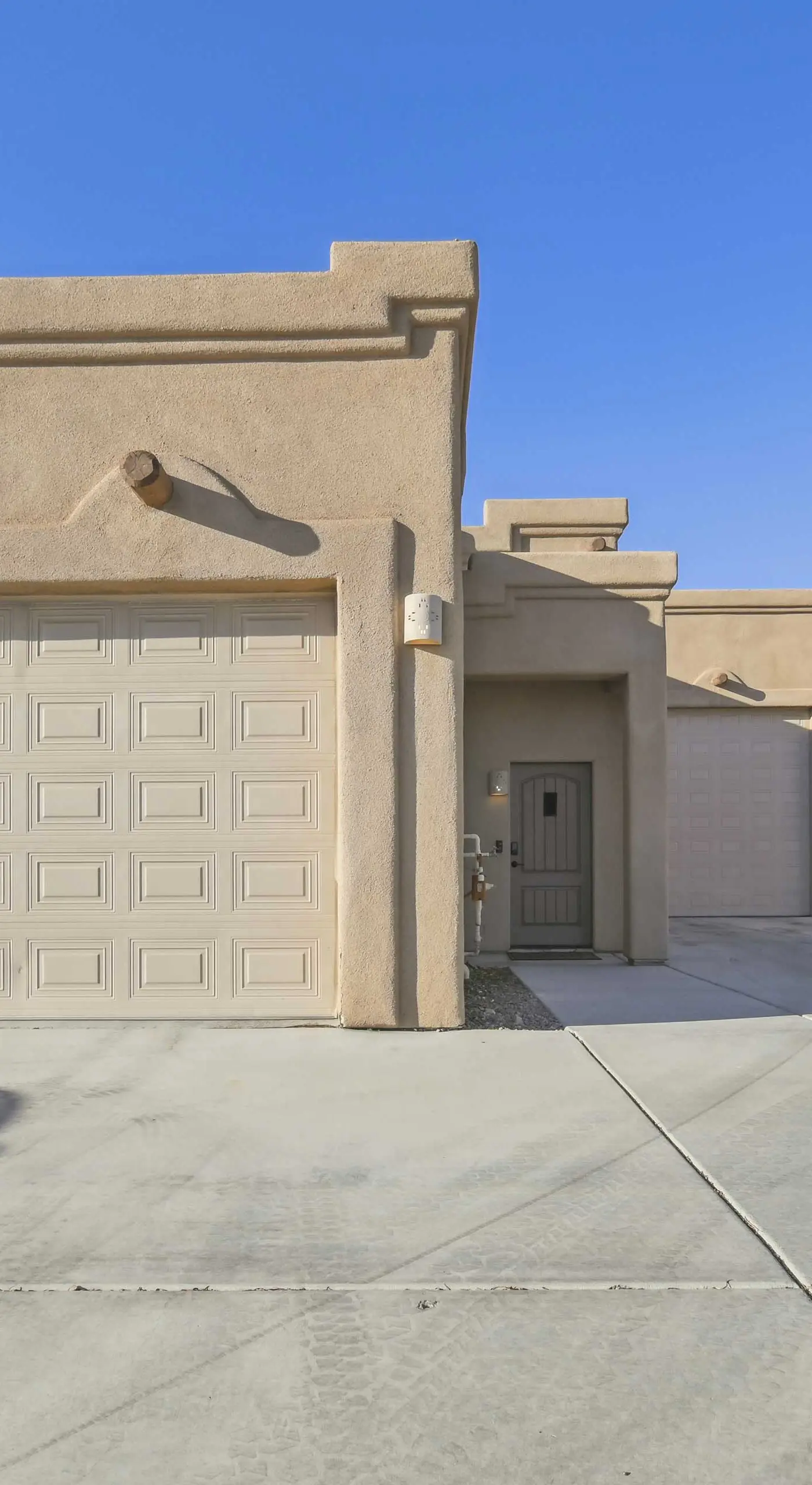 1 Mi to Lake: Airy Home w/ Patio in Lake Havasu!