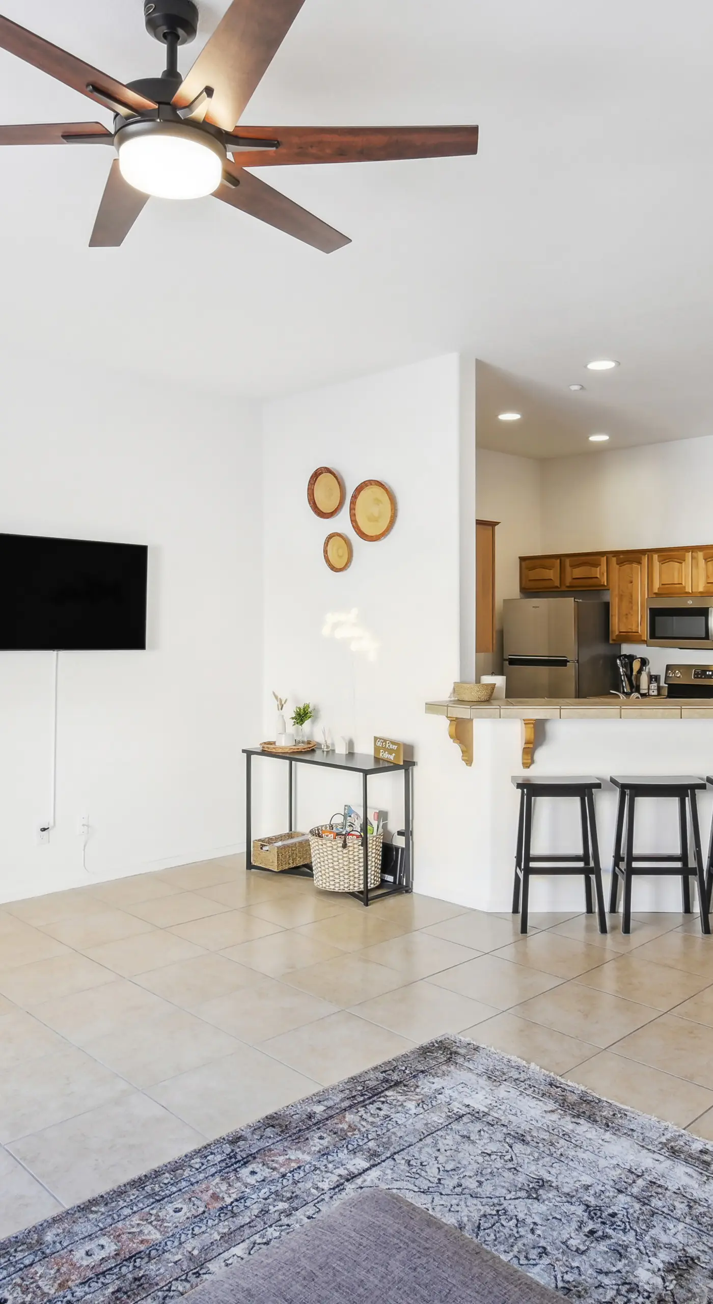 1 Mi to Lake: Airy Home w/ Patio in Lake Havasu!
