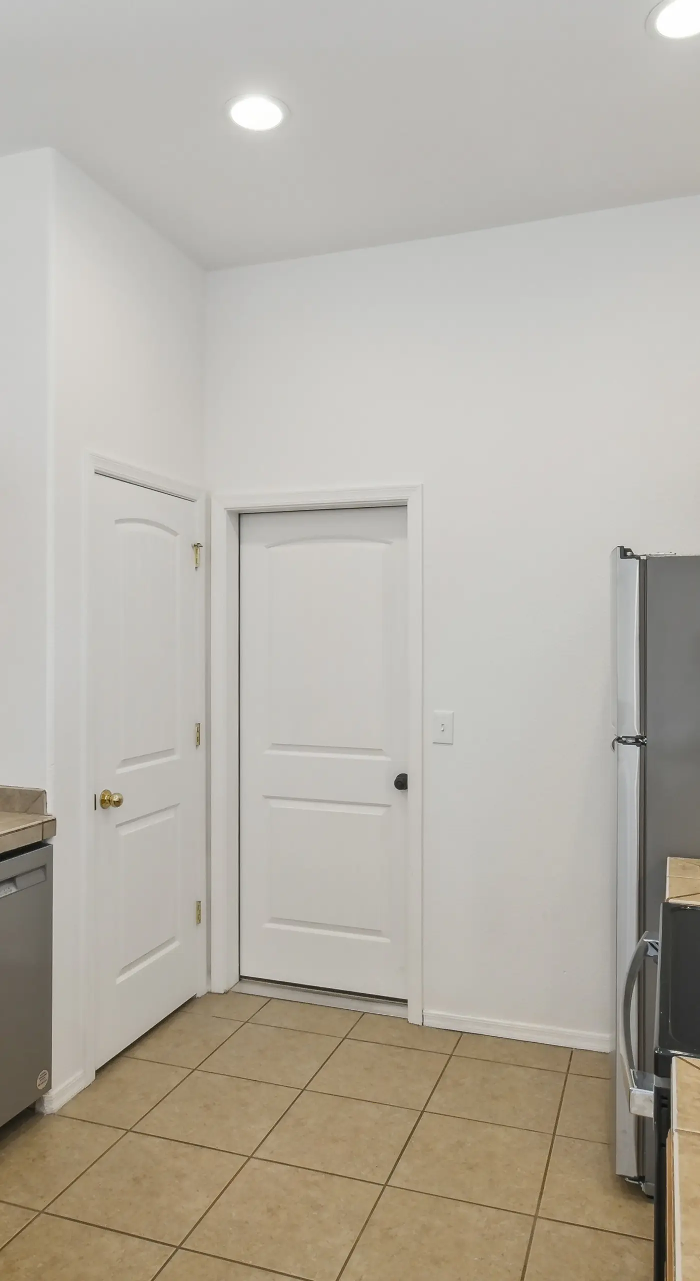 1 Mi to Lake: Airy Home w/ Patio in Lake Havasu!