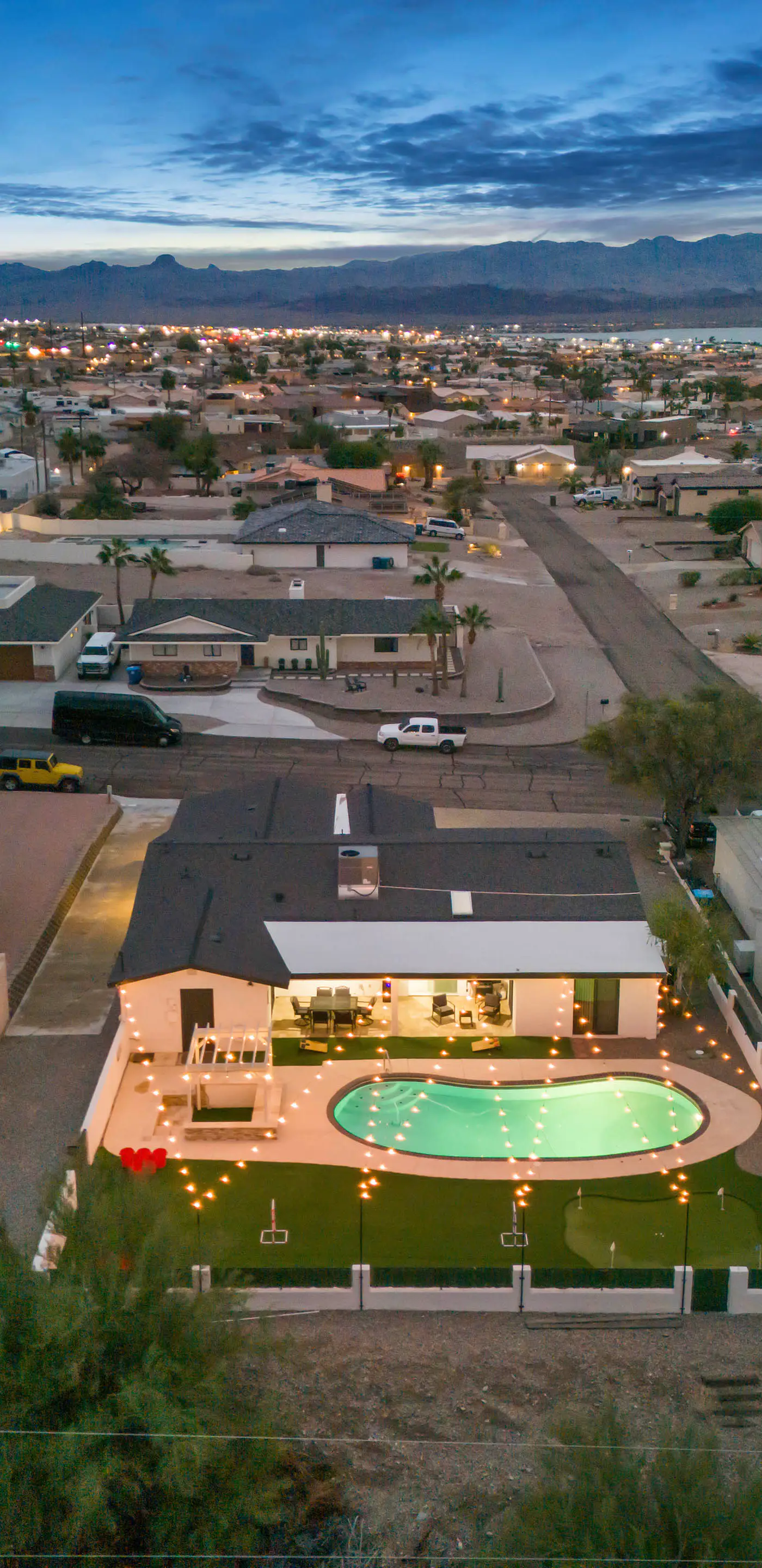 2 Mi to Lake Havasu: Group Oasis w/ Views + Games