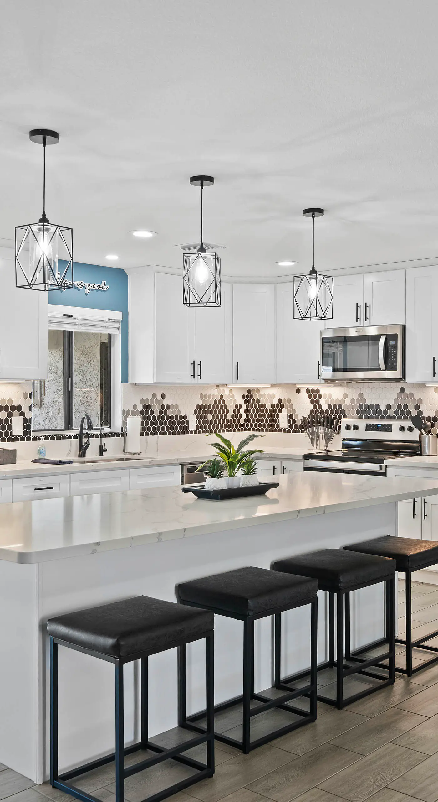 2 Mi to Lake Havasu: Group Oasis w/ Views + Games