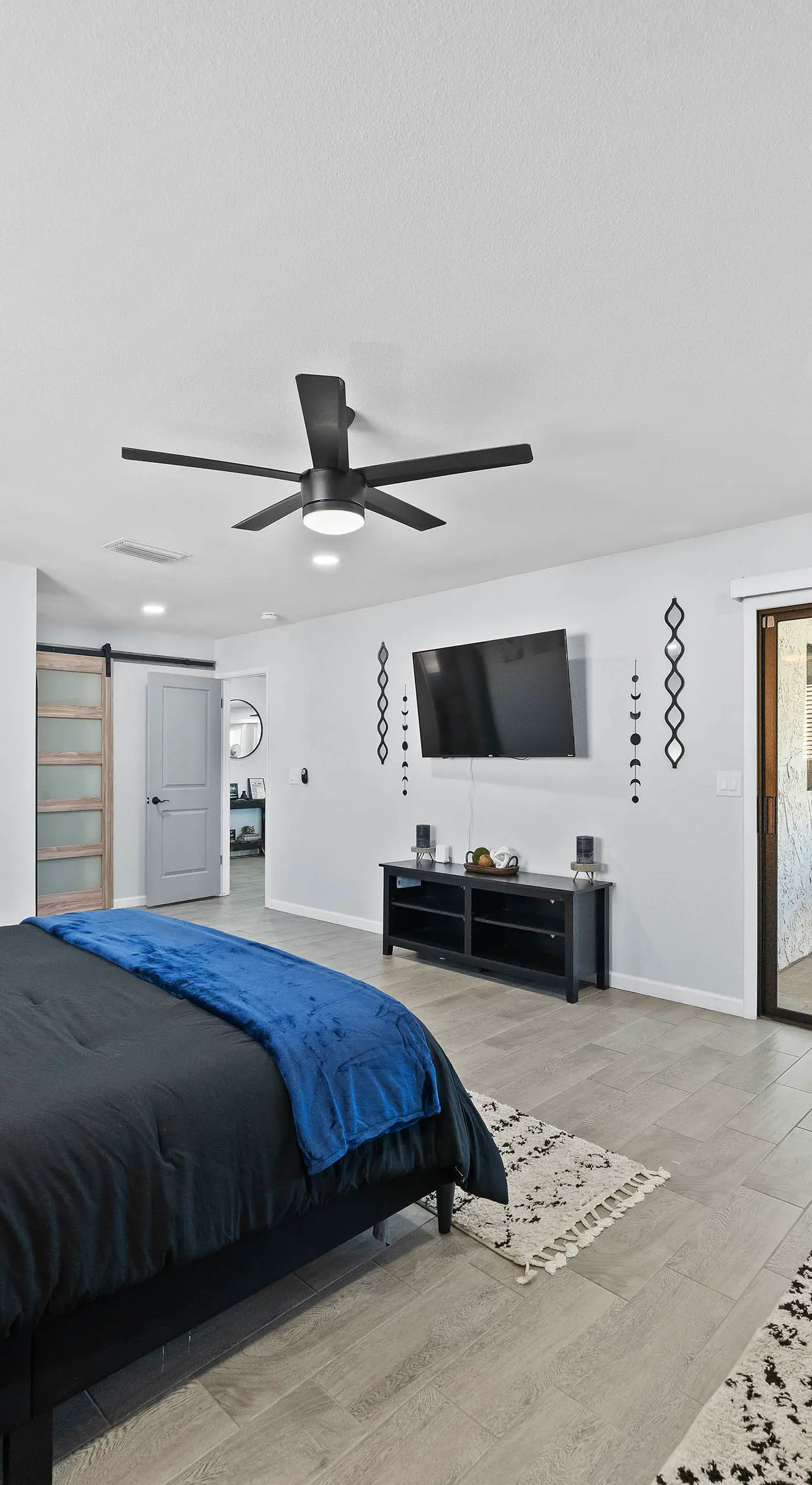 2 Mi to Lake Havasu: Group Oasis w/ Views + Games