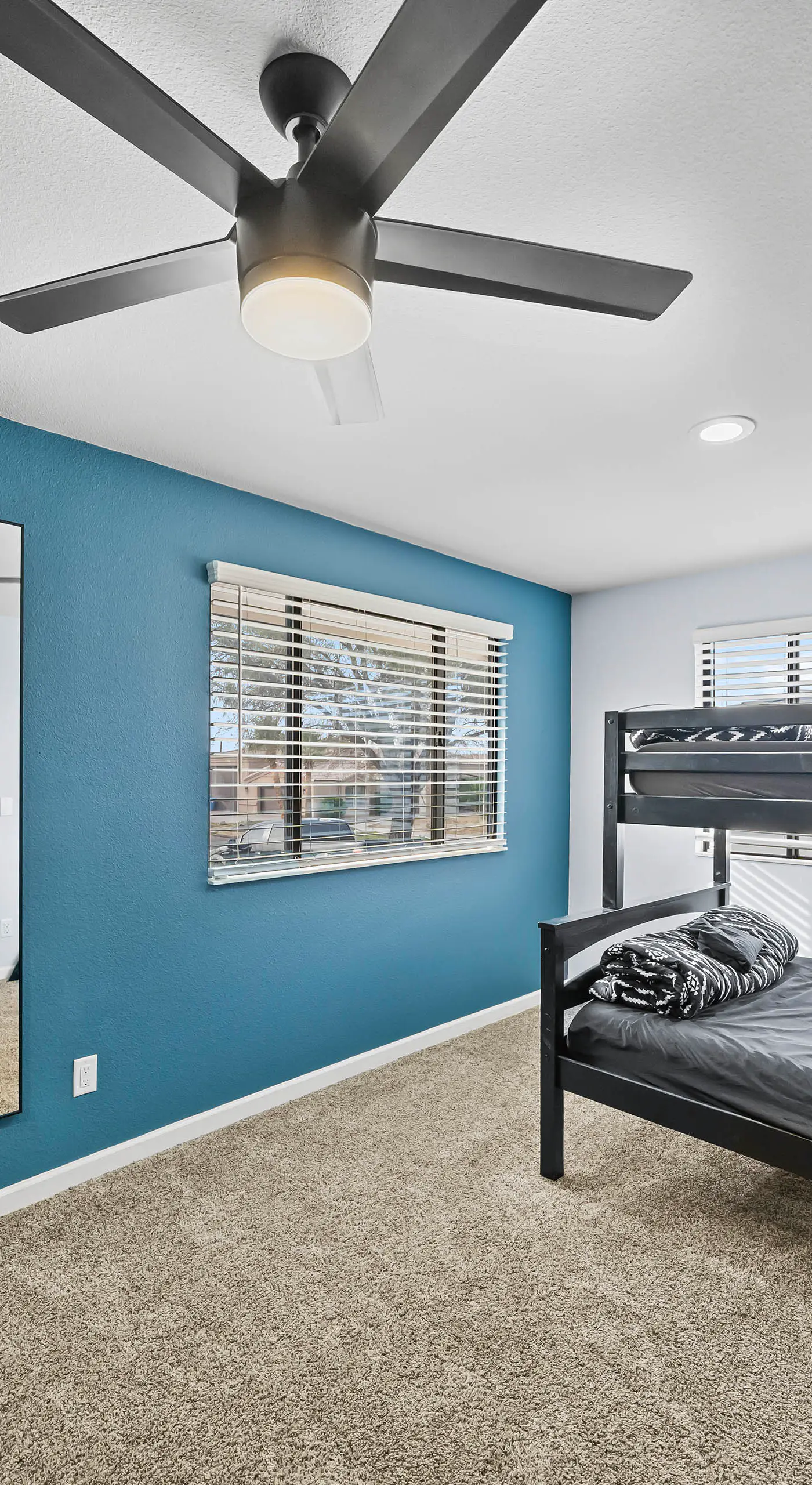 2 Mi to Lake Havasu: Group Oasis w/ Views + Games