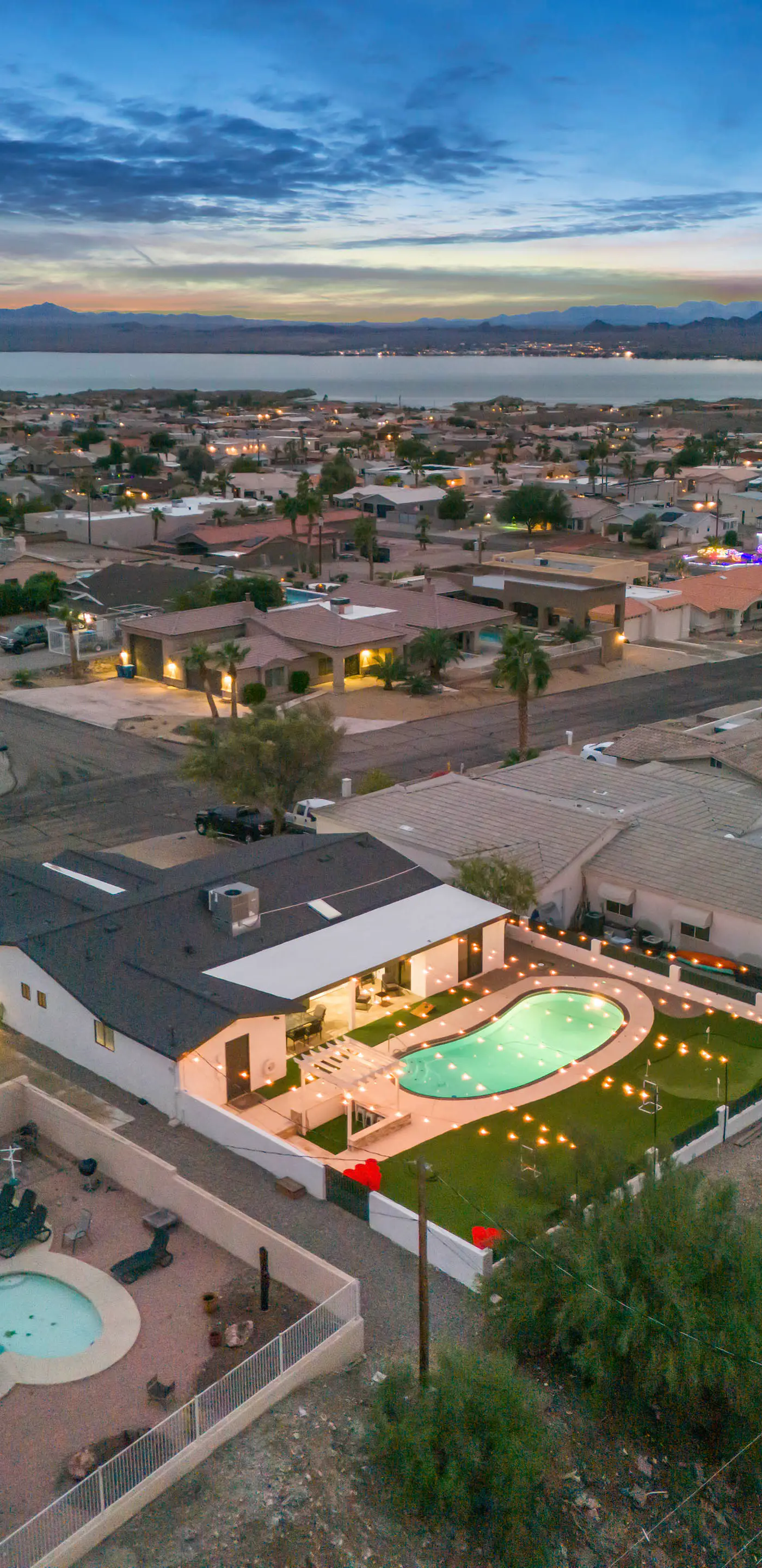 2 Mi to Lake Havasu: Group Oasis w/ Views + Games