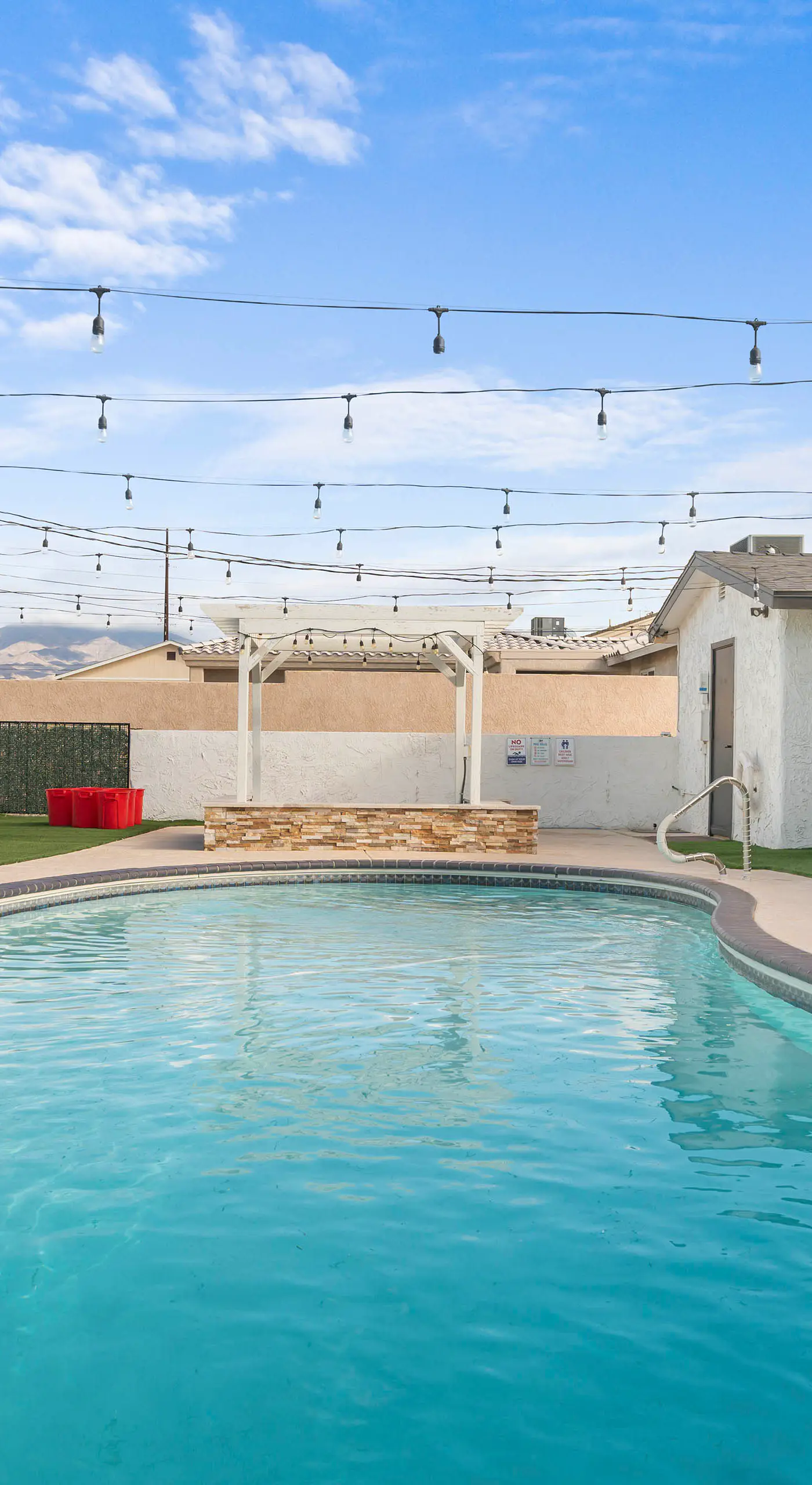 2 Mi to Lake Havasu: Group Oasis w/ Views + Games