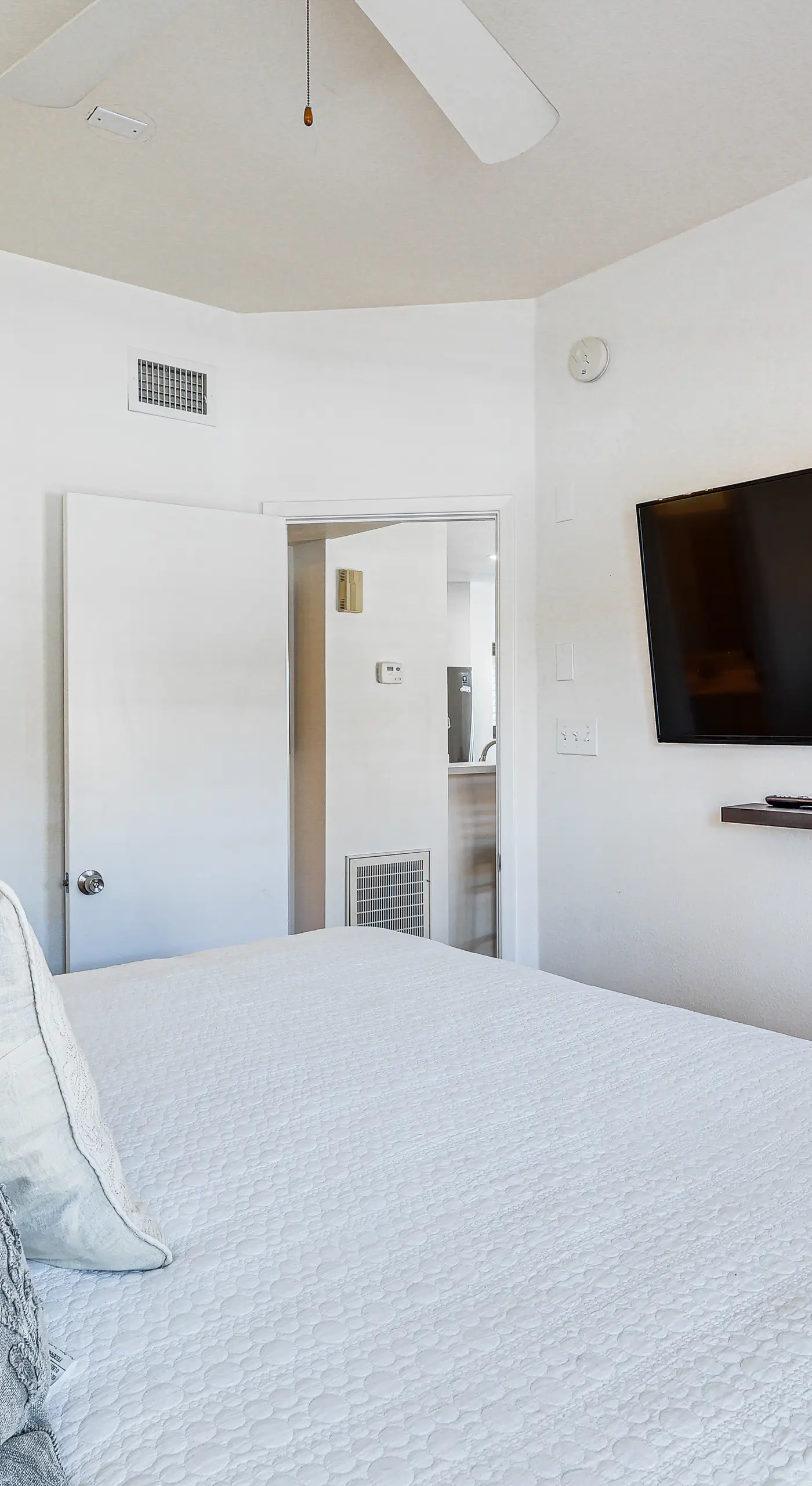 1 Mi to Beach: Lake Havasu City Condo w/ Balcony