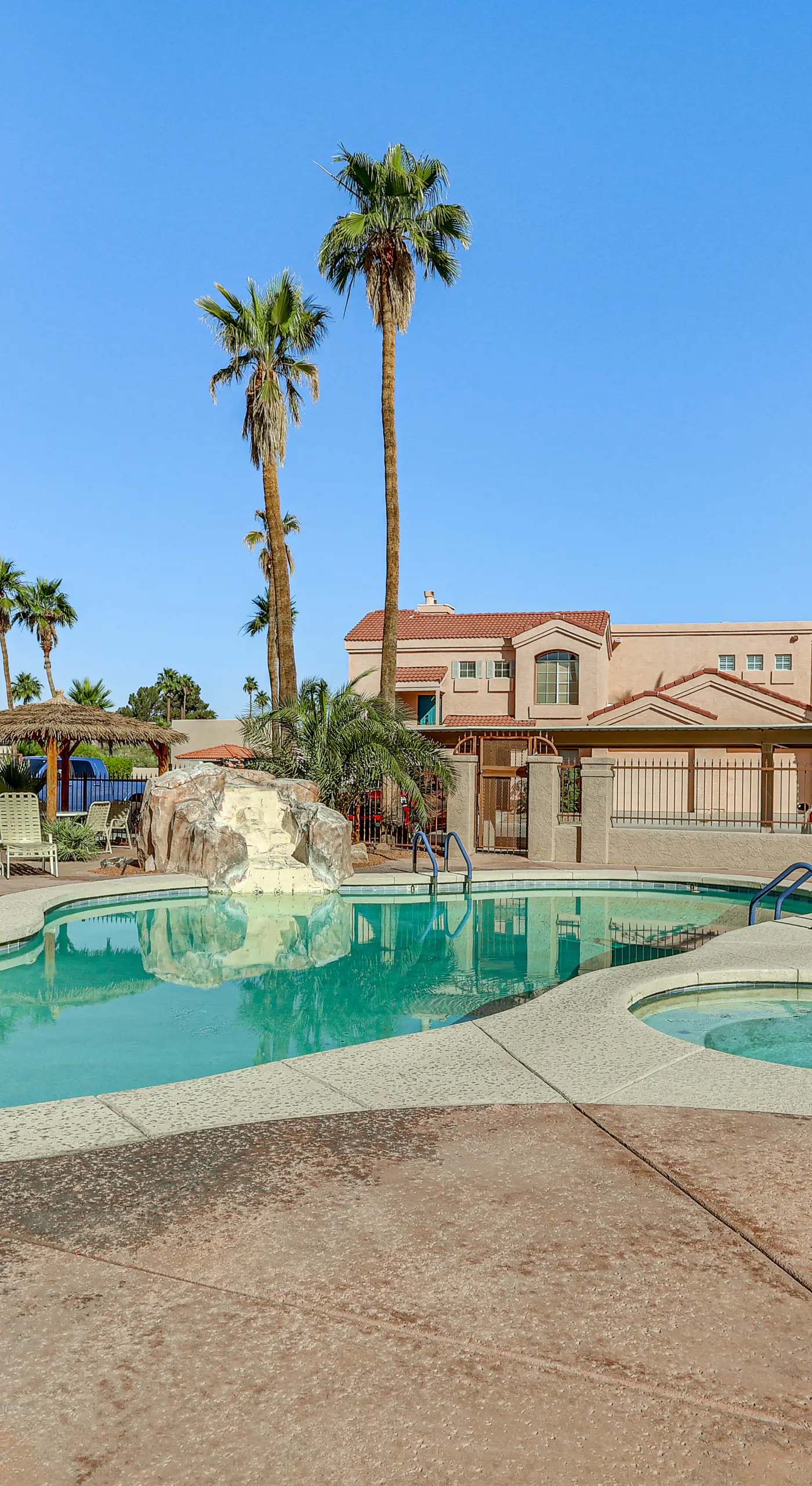 1 Mi to Beach: Lake Havasu City Condo w/ Balcony