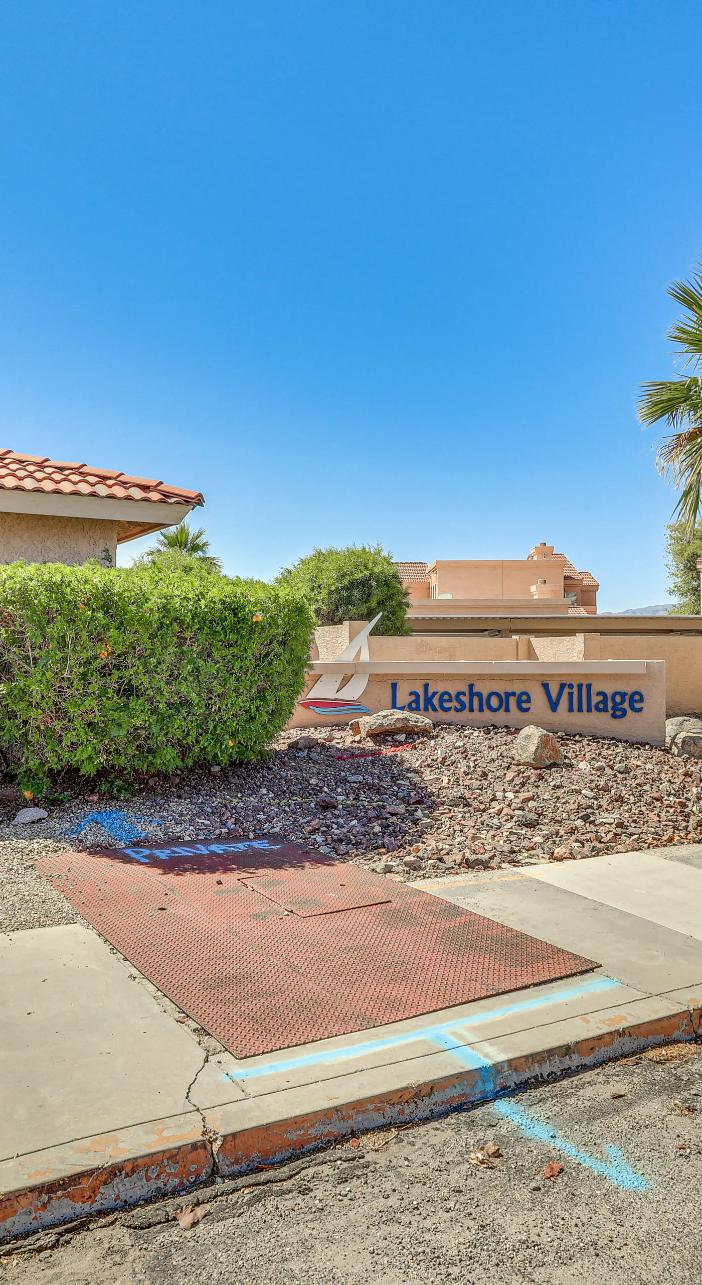 1 Mi to Beach: Lake Havasu City Condo w/ Balcony