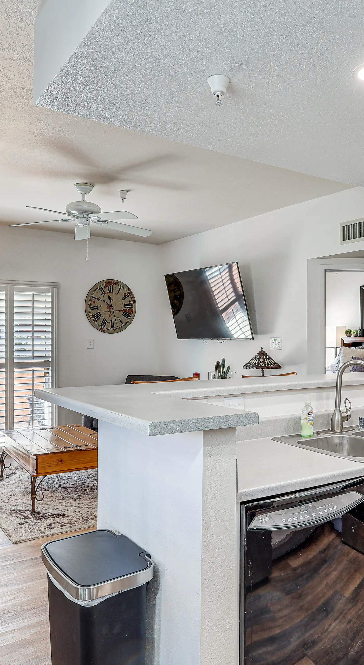 1 Mi to Beach: Lake Havasu City Condo w/ Balcony