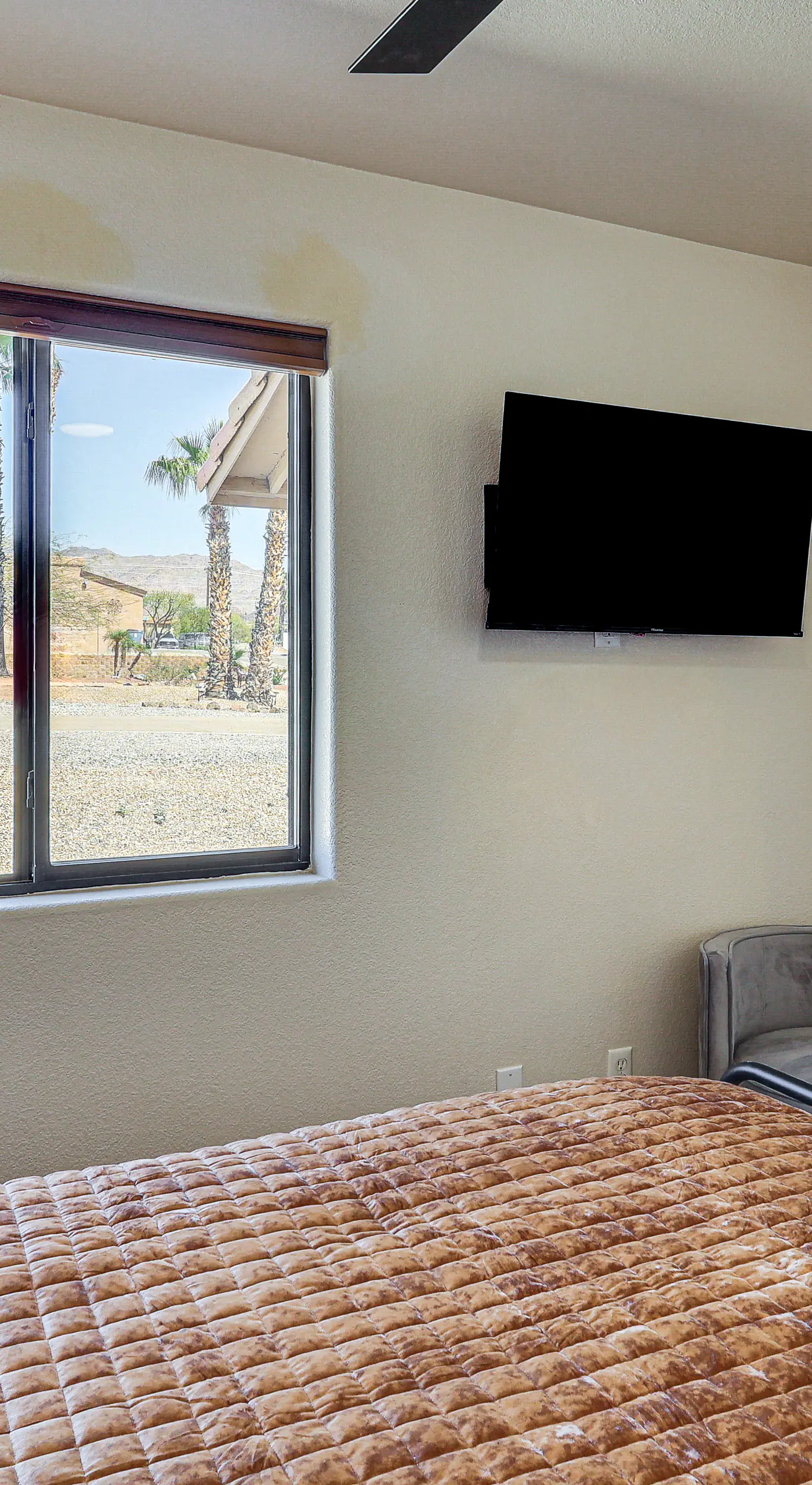 Desert Escape w/ Spool Pool! 4 Mi to Lake Havasu