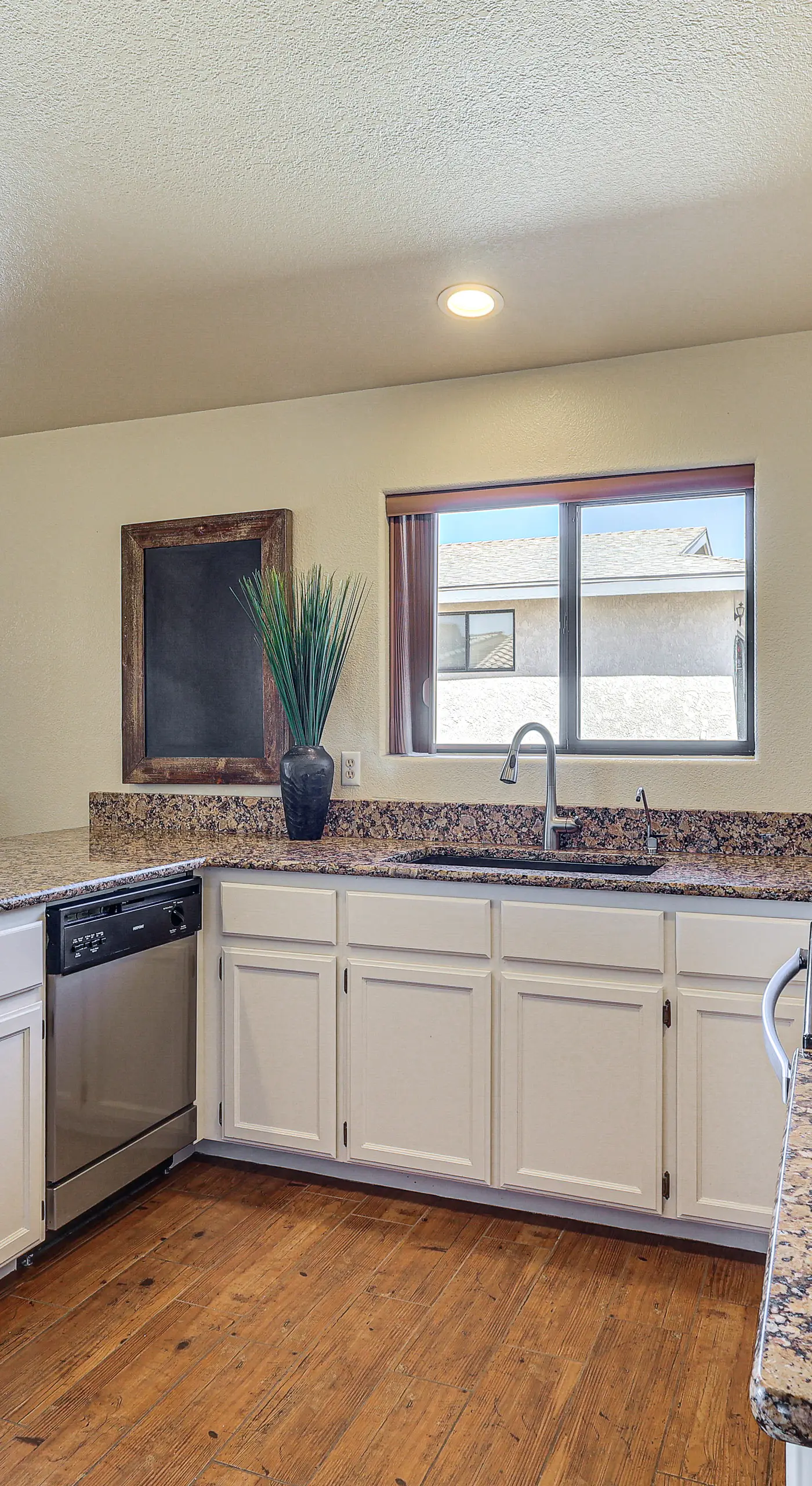 Desert Escape w/ Spool Pool! 4 Mi to Lake Havasu