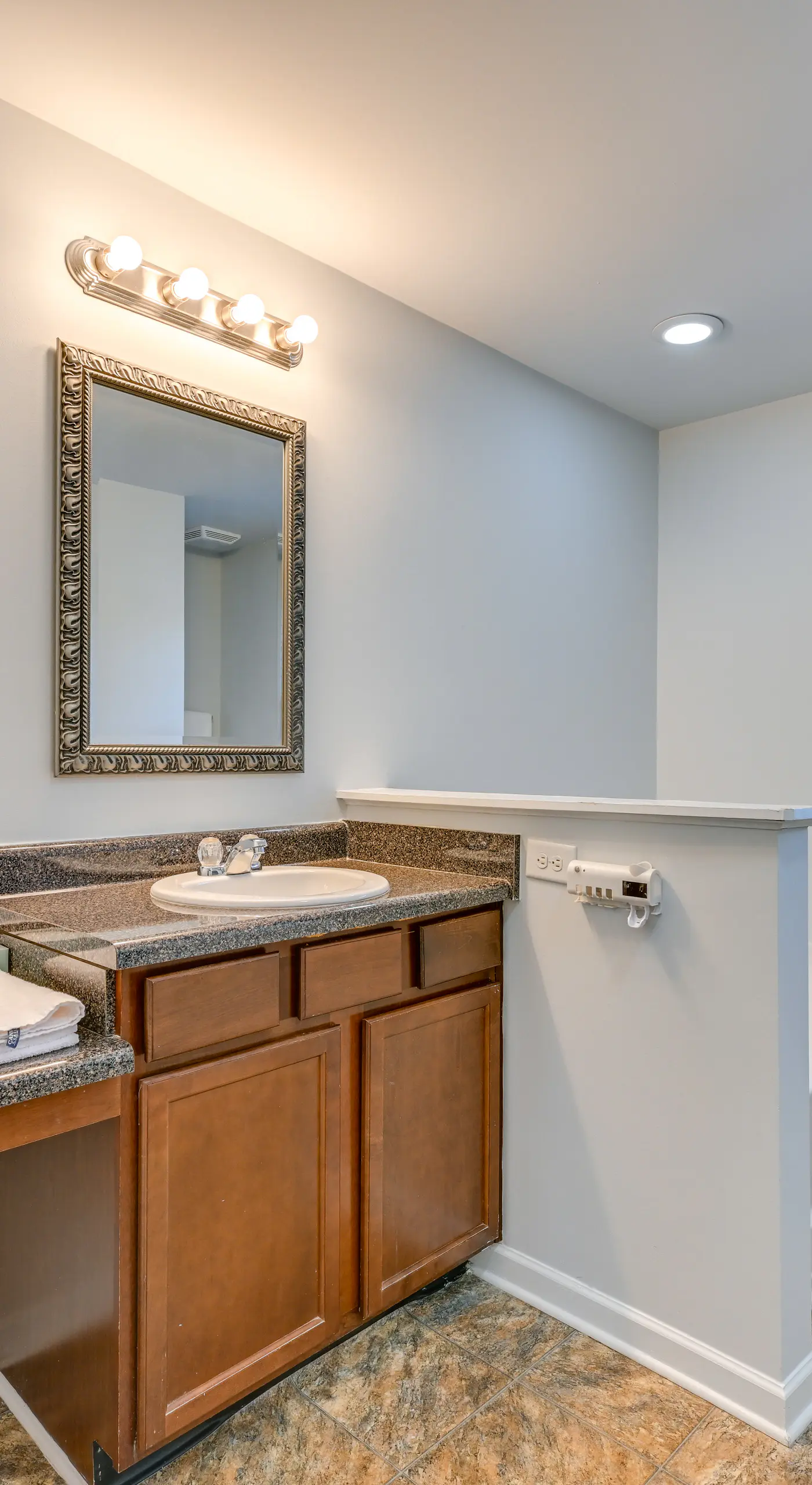 Pet-Friendly Home Just Outside Downtown Charlotte!