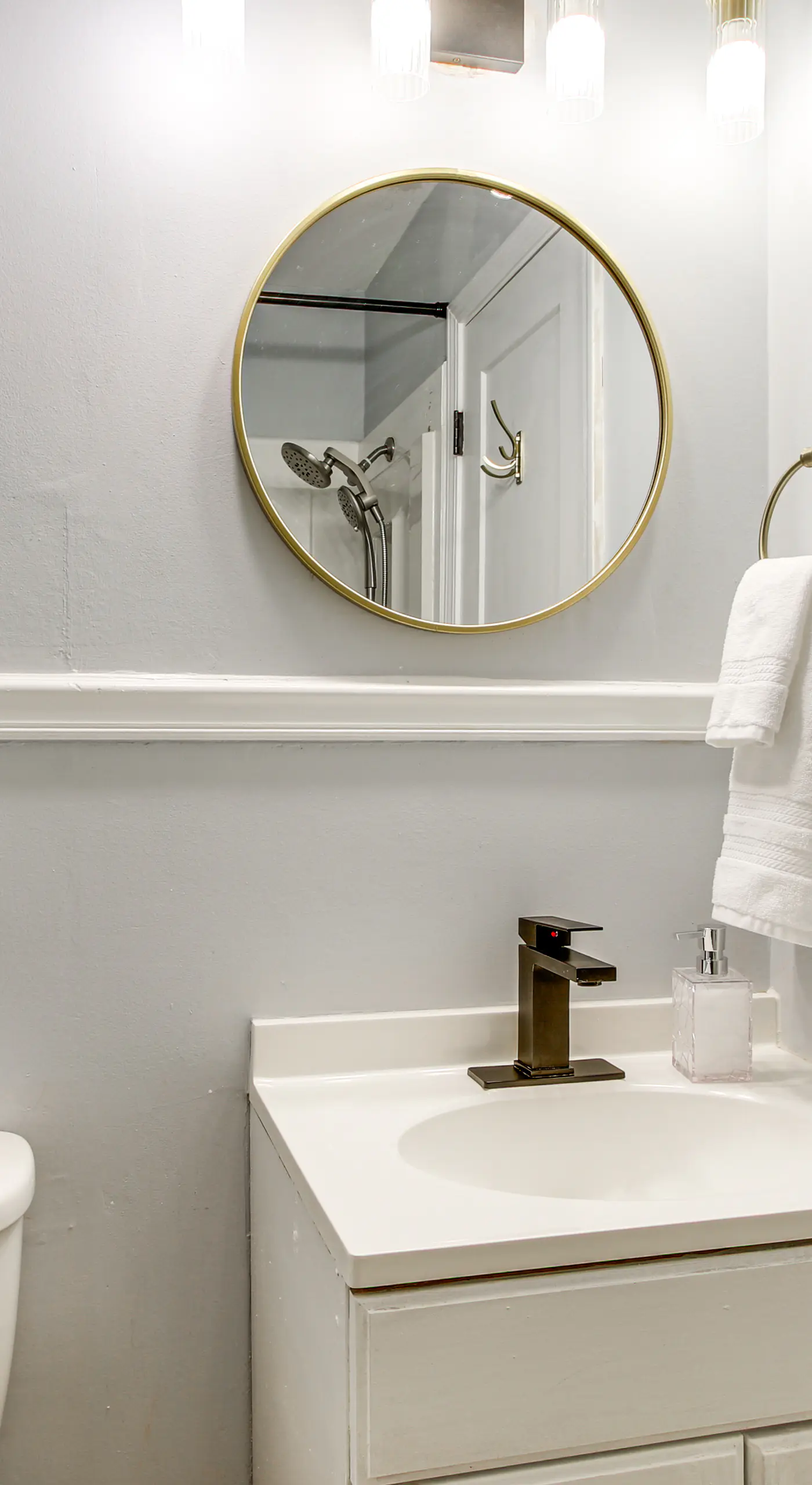 2 Mi to Historic Horse District: Dog-Friendly Home