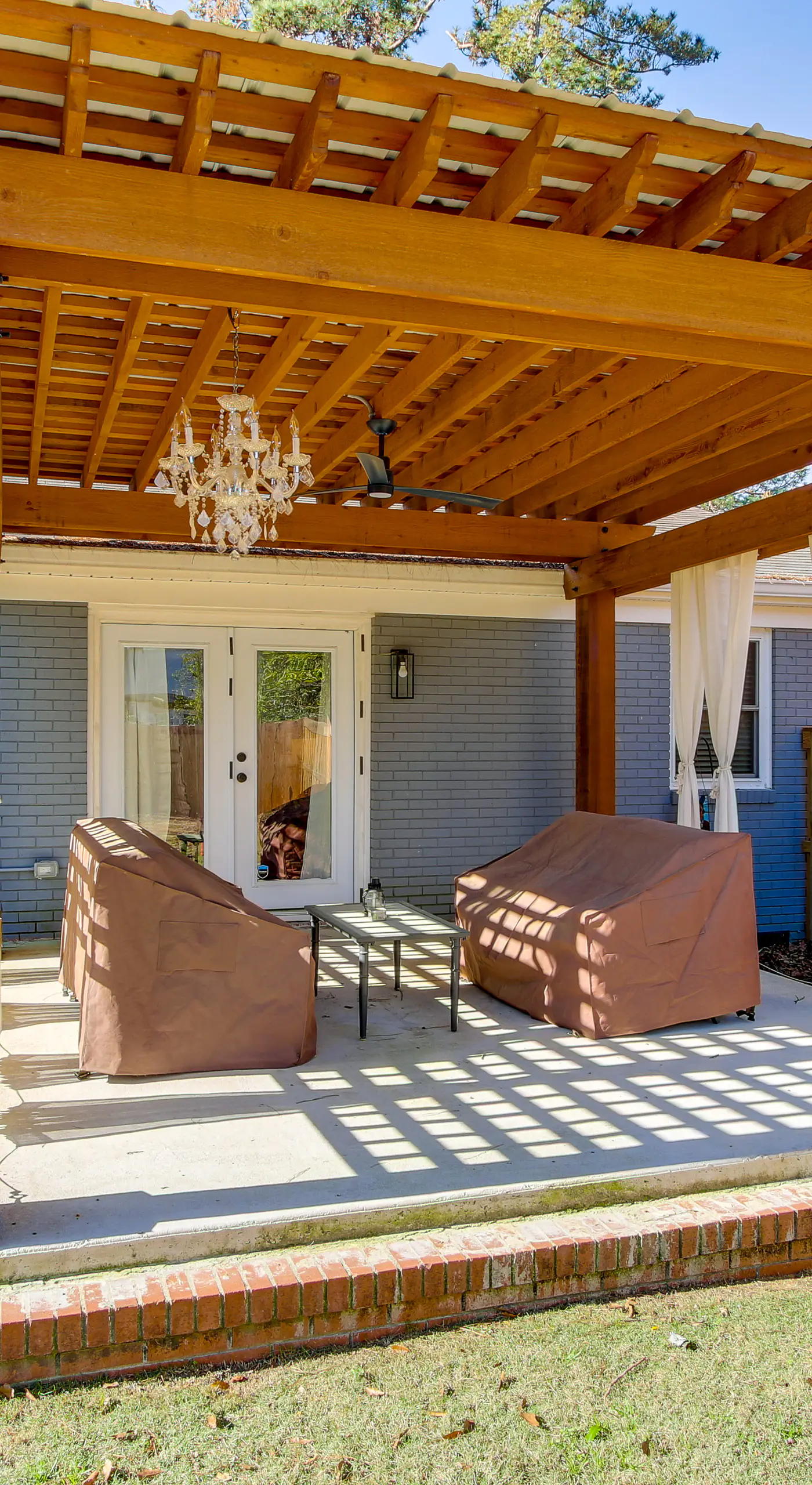 2 Mi to Historic Horse District: Dog-Friendly Home