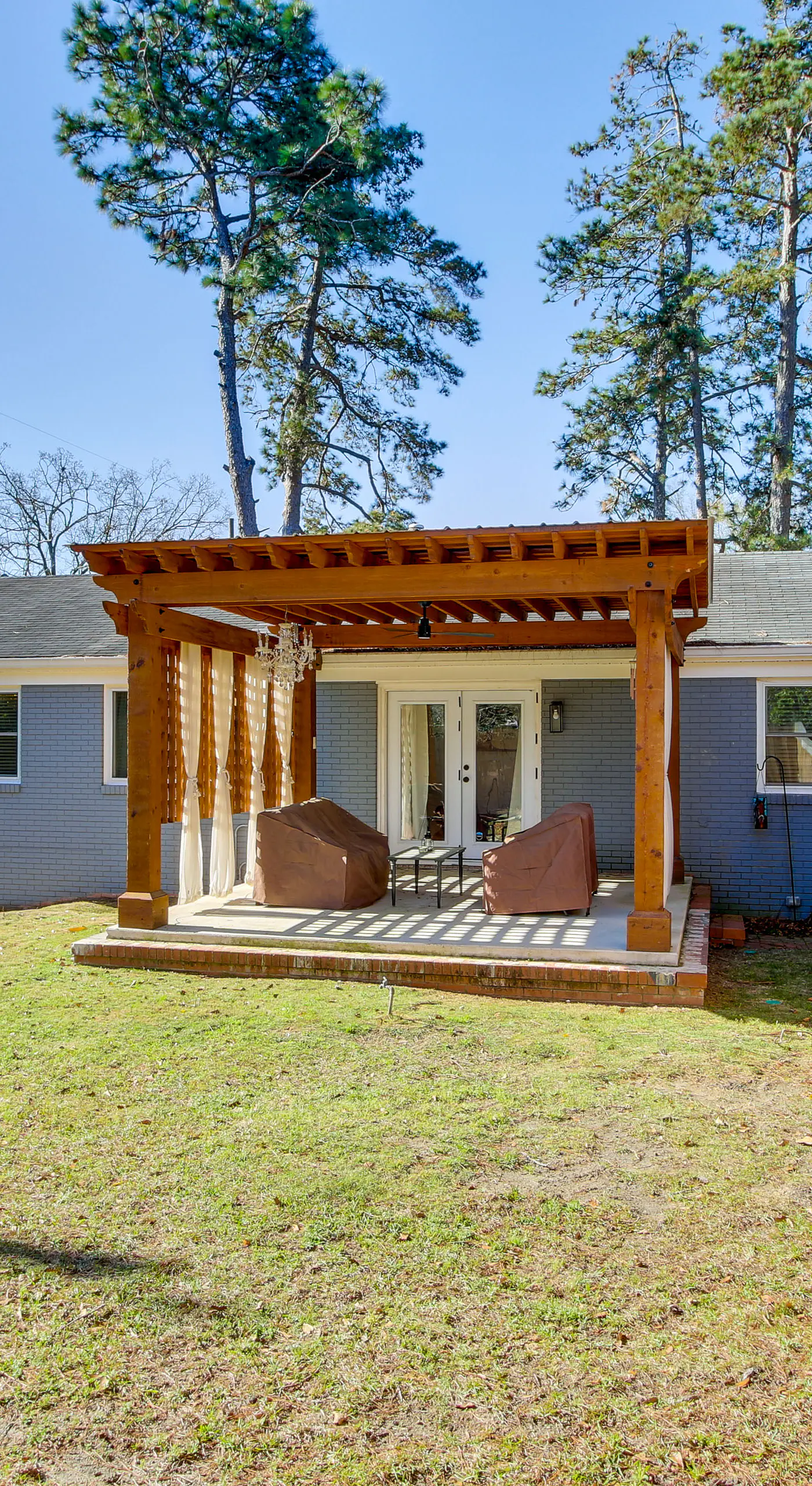 2 Mi to Historic Horse District: Dog-Friendly Home
