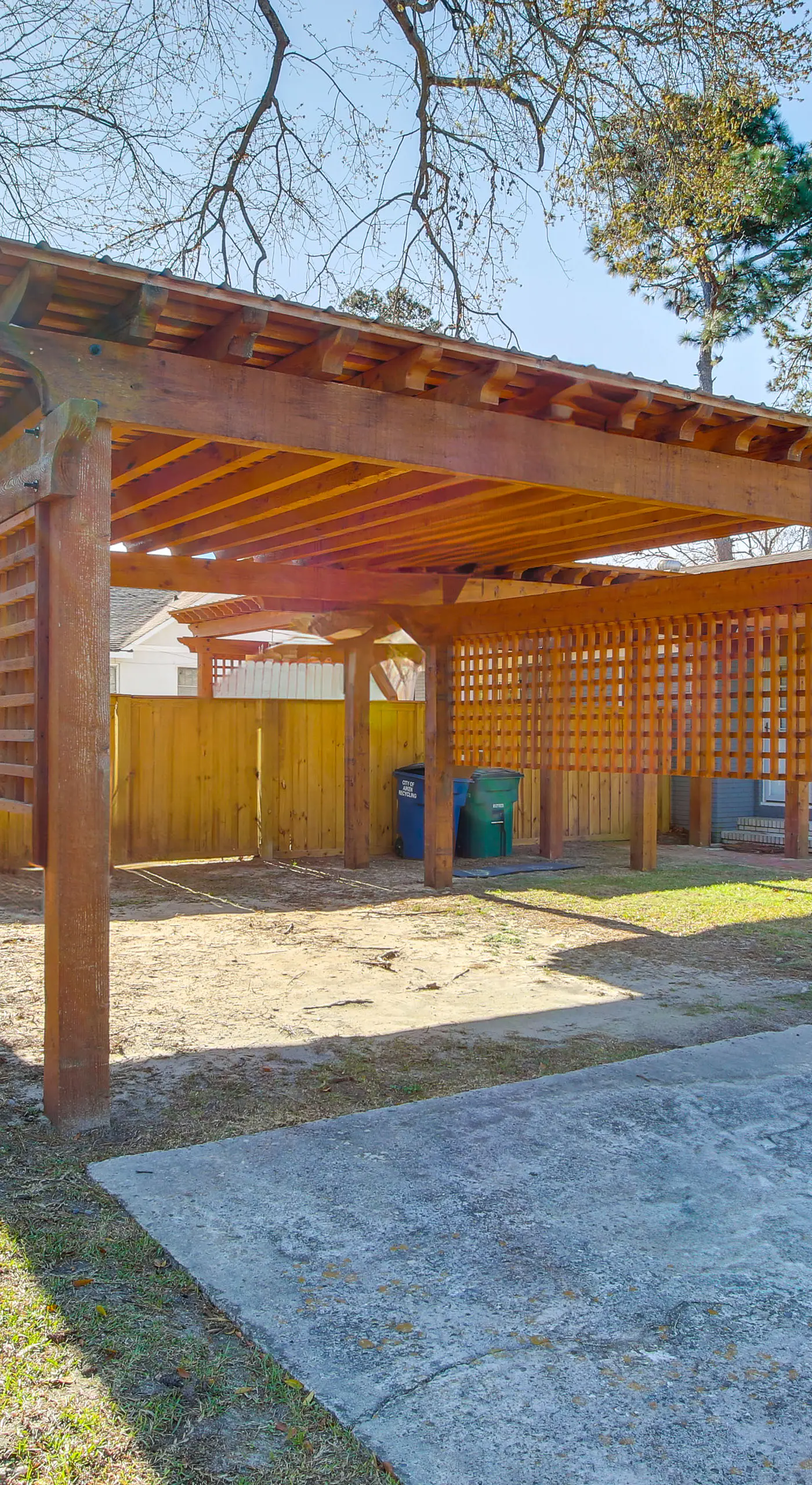 2 Mi to Historic Horse District: Dog-Friendly Home