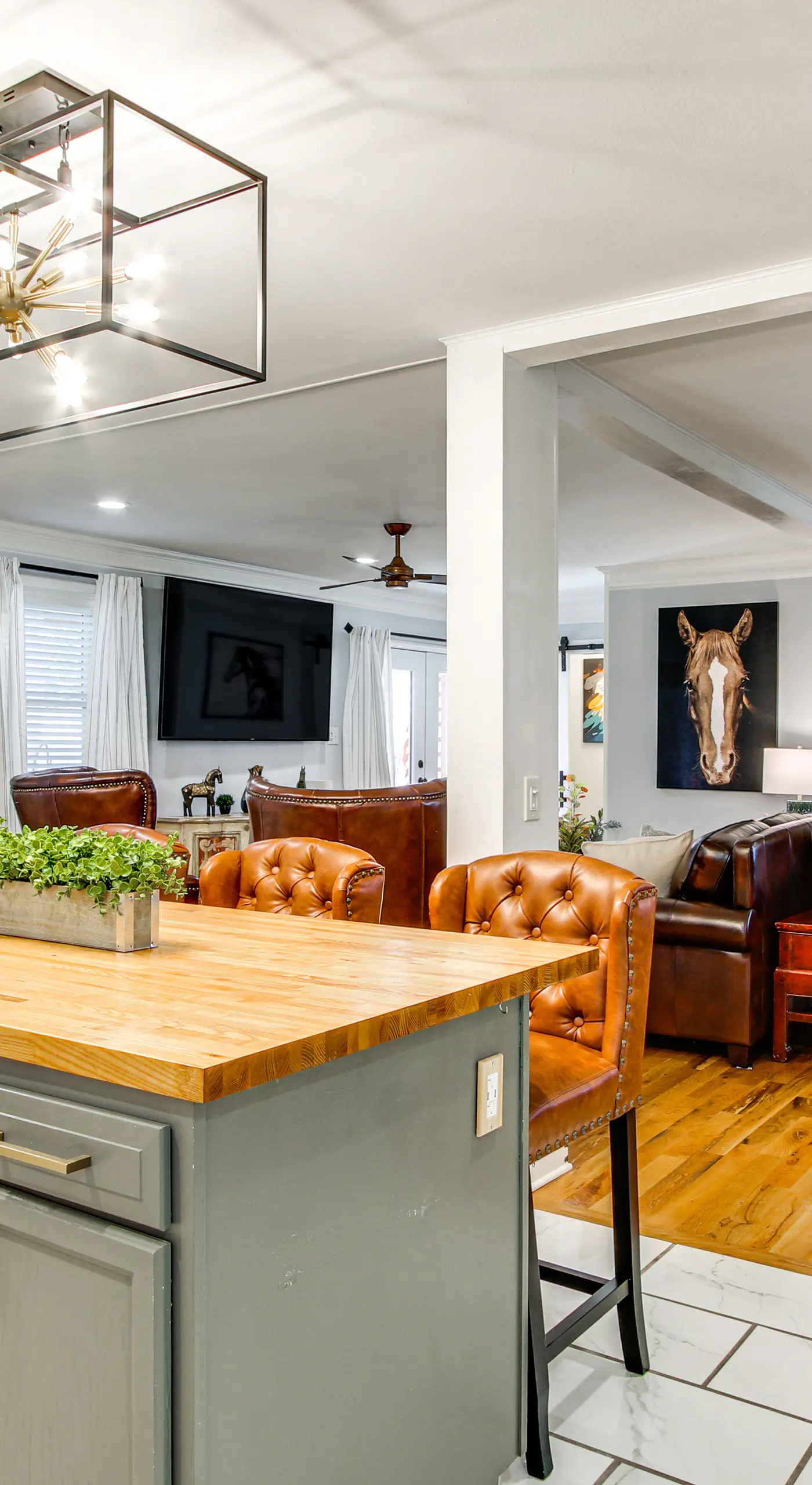 2 Mi to Historic Horse District: Dog-Friendly Home