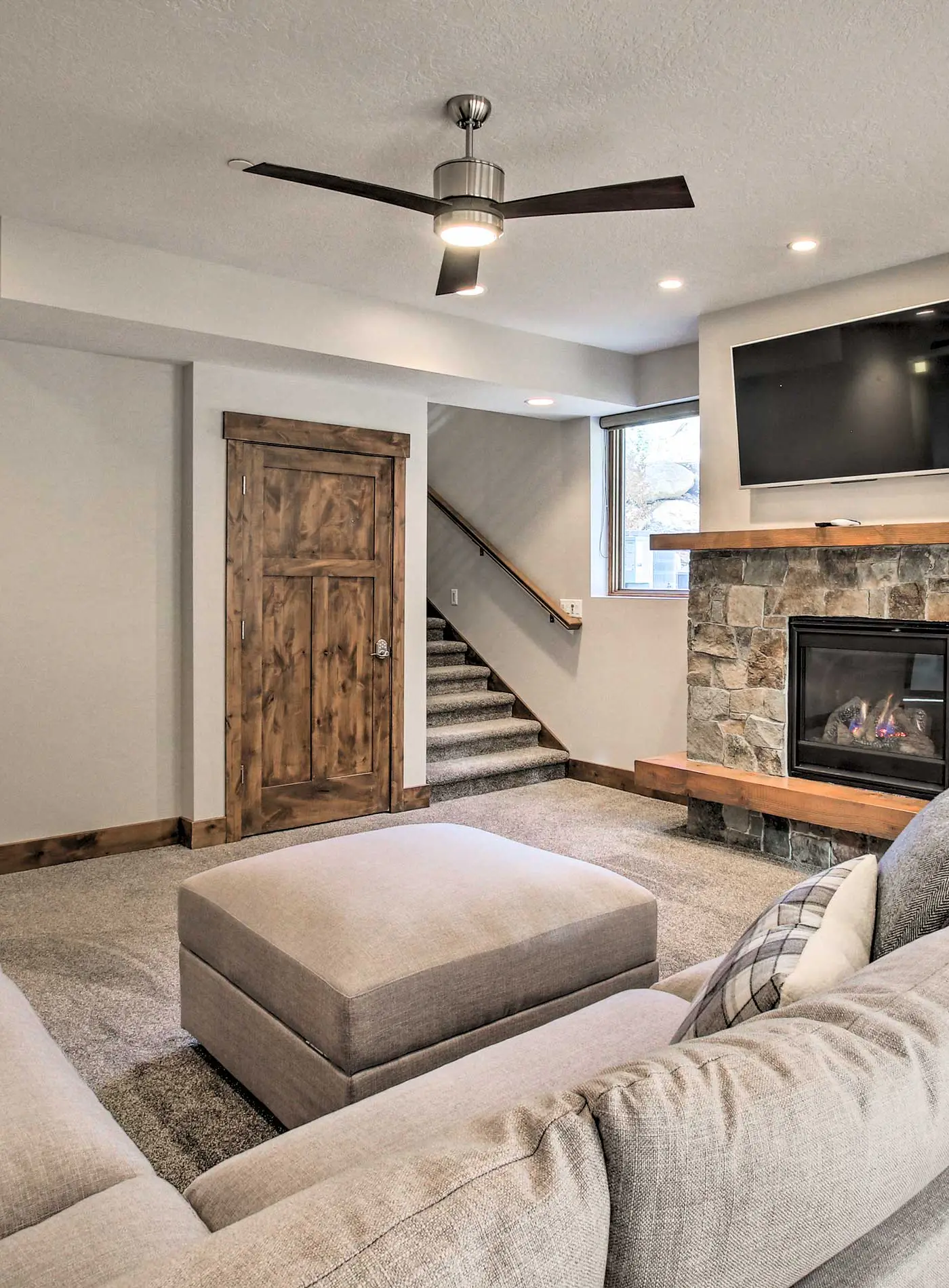Modern Townhome w/ Mtn Views < 7 Mi to Ski Resorts