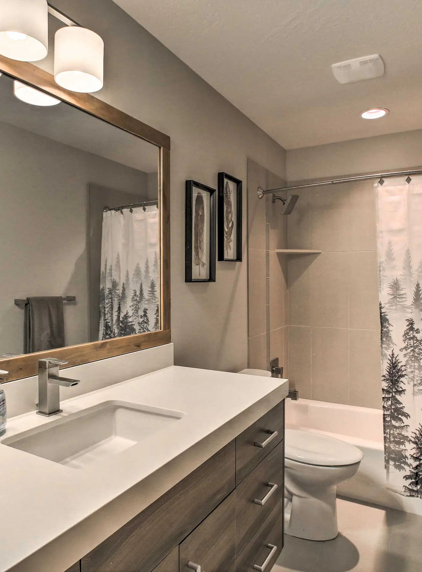 Modern Townhome w/ Mtn Views < 7 Mi to Ski Resorts