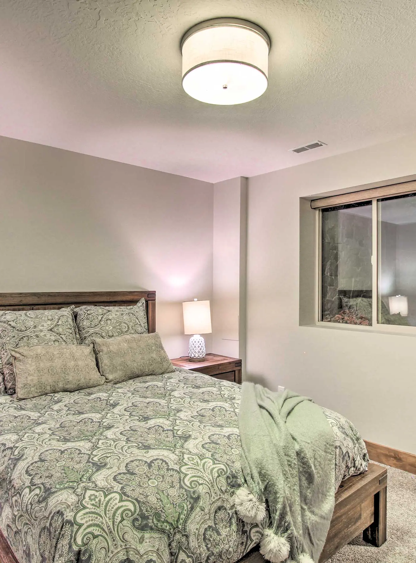 Modern Townhome w/ Mtn Views < 7 Mi to Ski Resorts