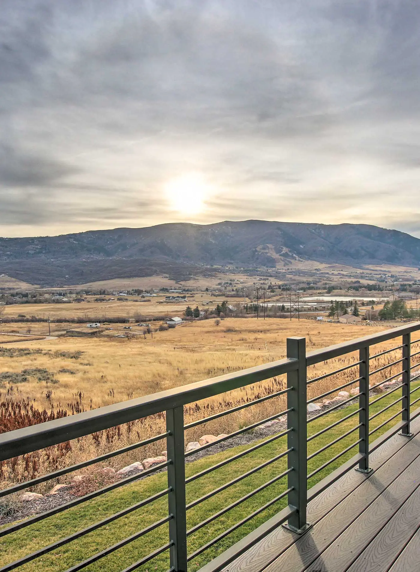 Modern Townhome w/ Mtn Views < 7 Mi to Ski Resorts