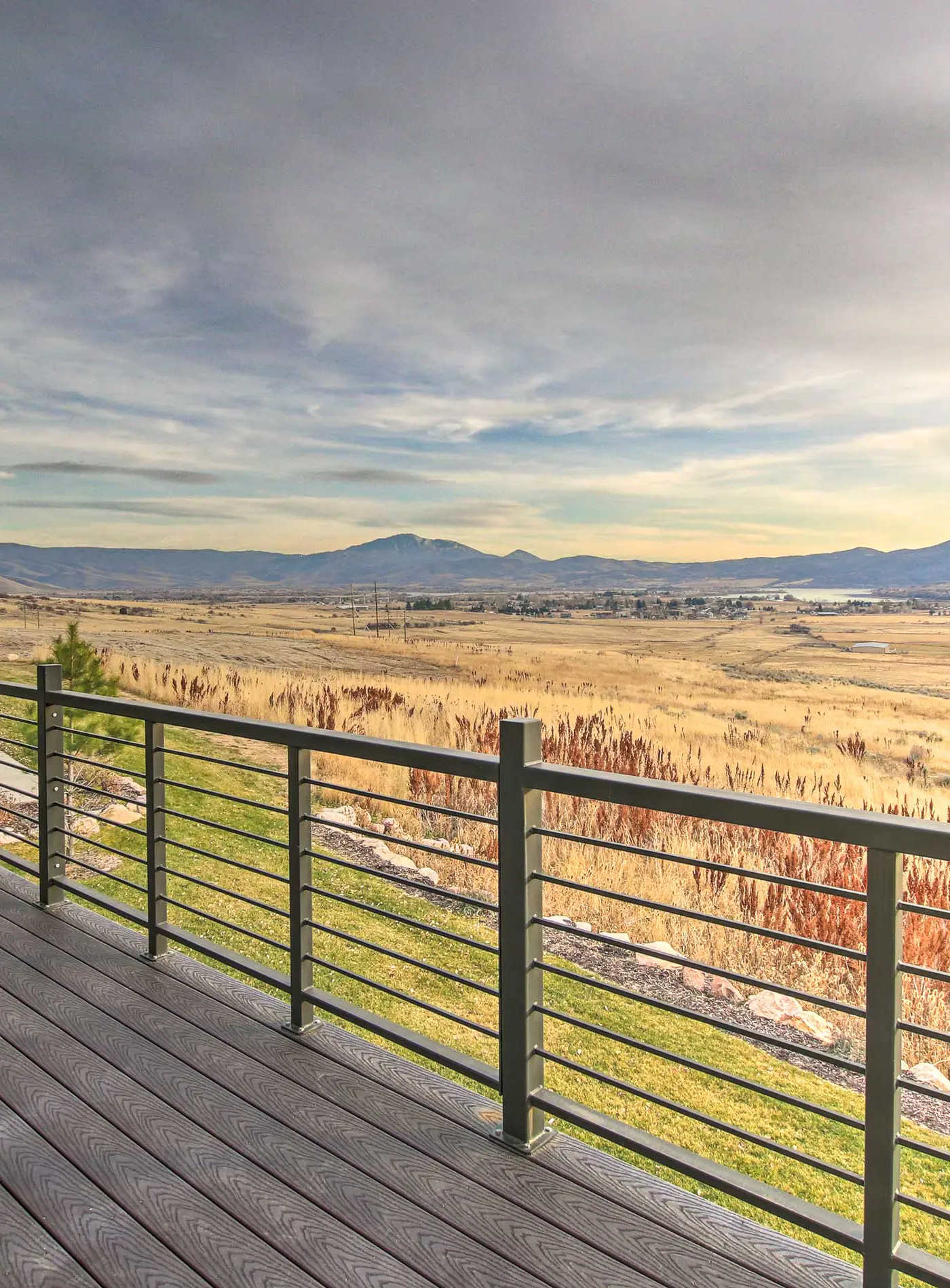 Modern Townhome w/ Mtn Views < 7 Mi to Ski Resorts