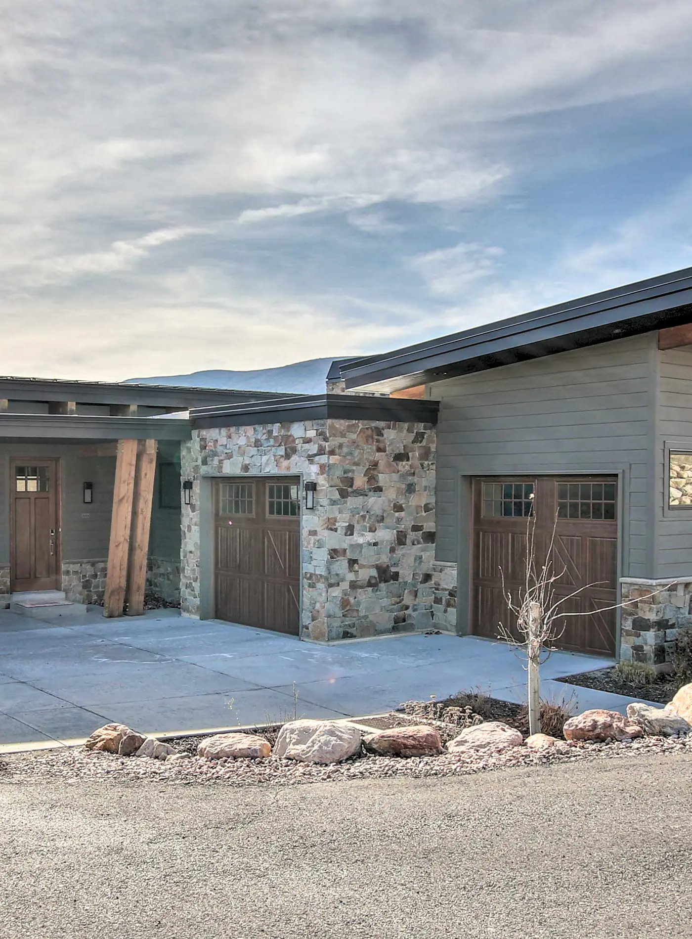 Modern Townhome w/ Mtn Views < 7 Mi to Ski Resorts