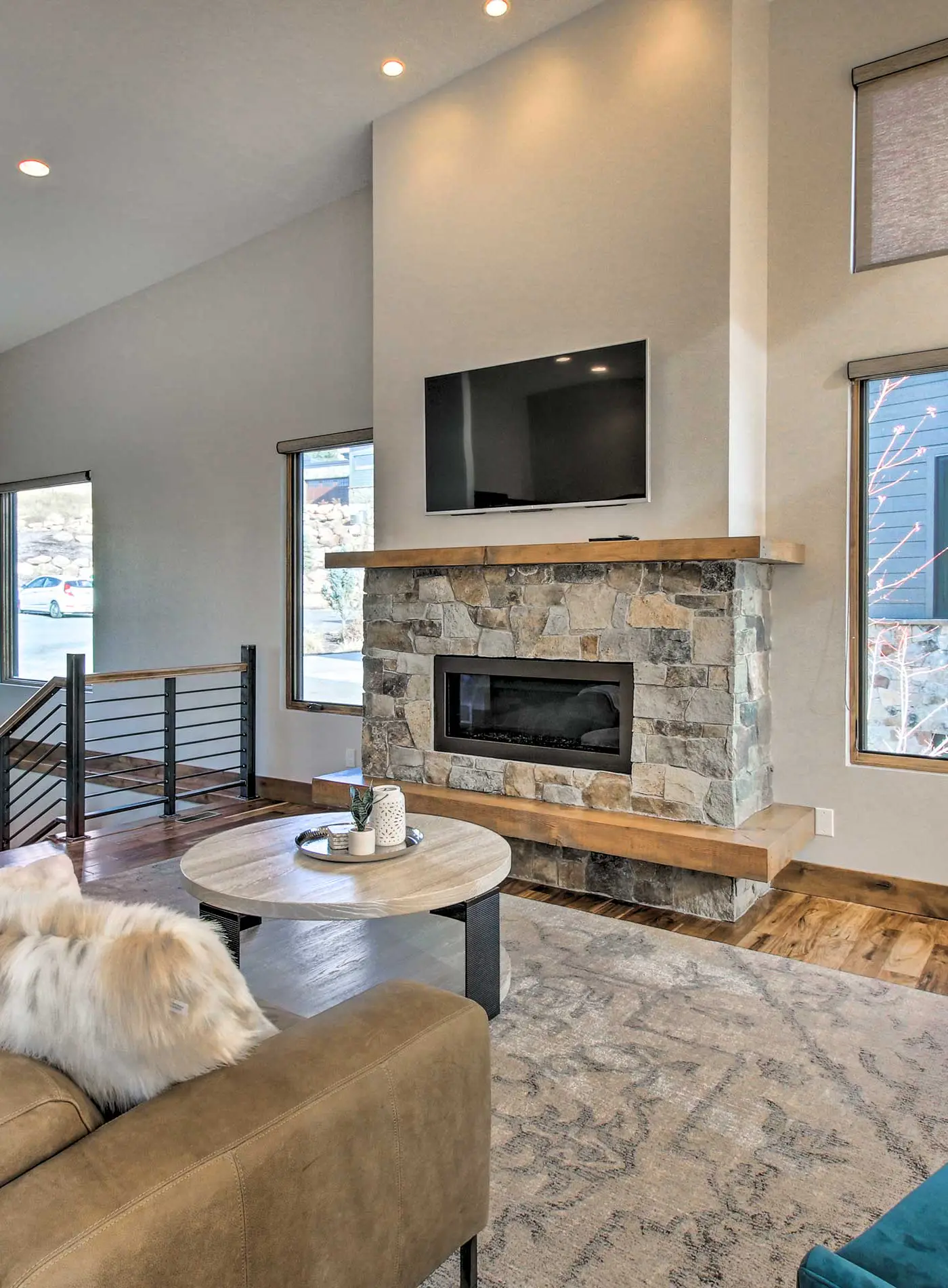 Modern Townhome w/ Mtn Views < 7 Mi to Ski Resorts