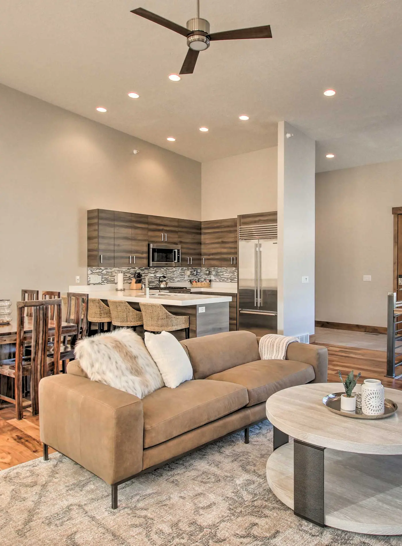 Modern Townhome w/ Mtn Views < 7 Mi to Ski Resorts