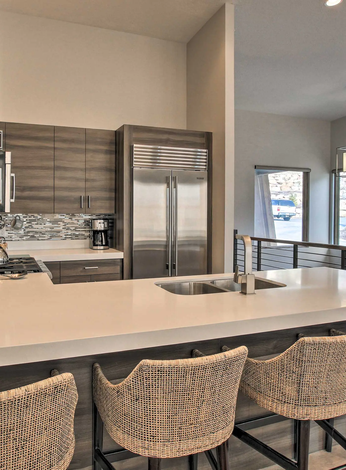 Modern Townhome w/ Mtn Views < 7 Mi to Ski Resorts