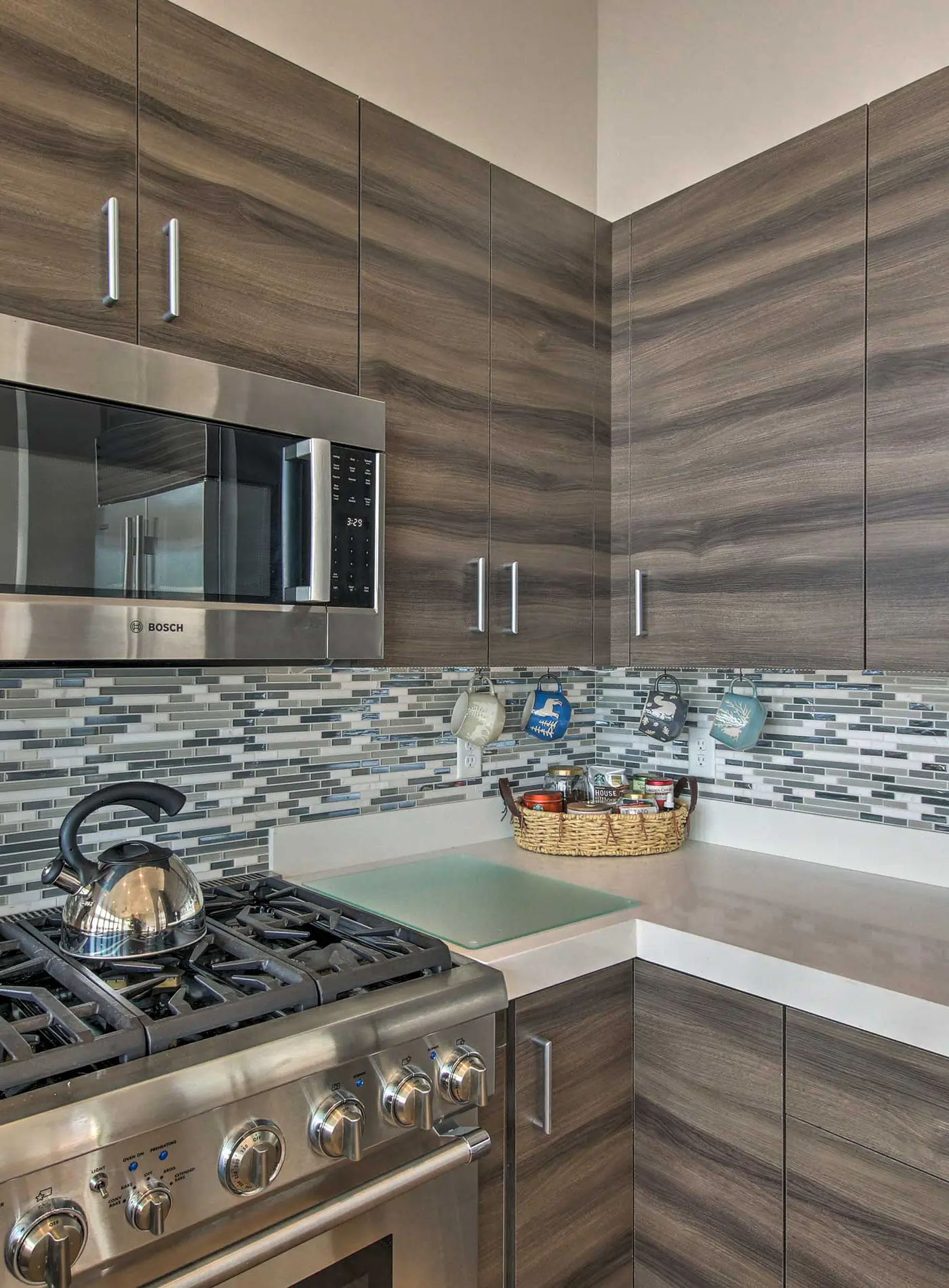 Modern Townhome w/ Mtn Views < 7 Mi to Ski Resorts