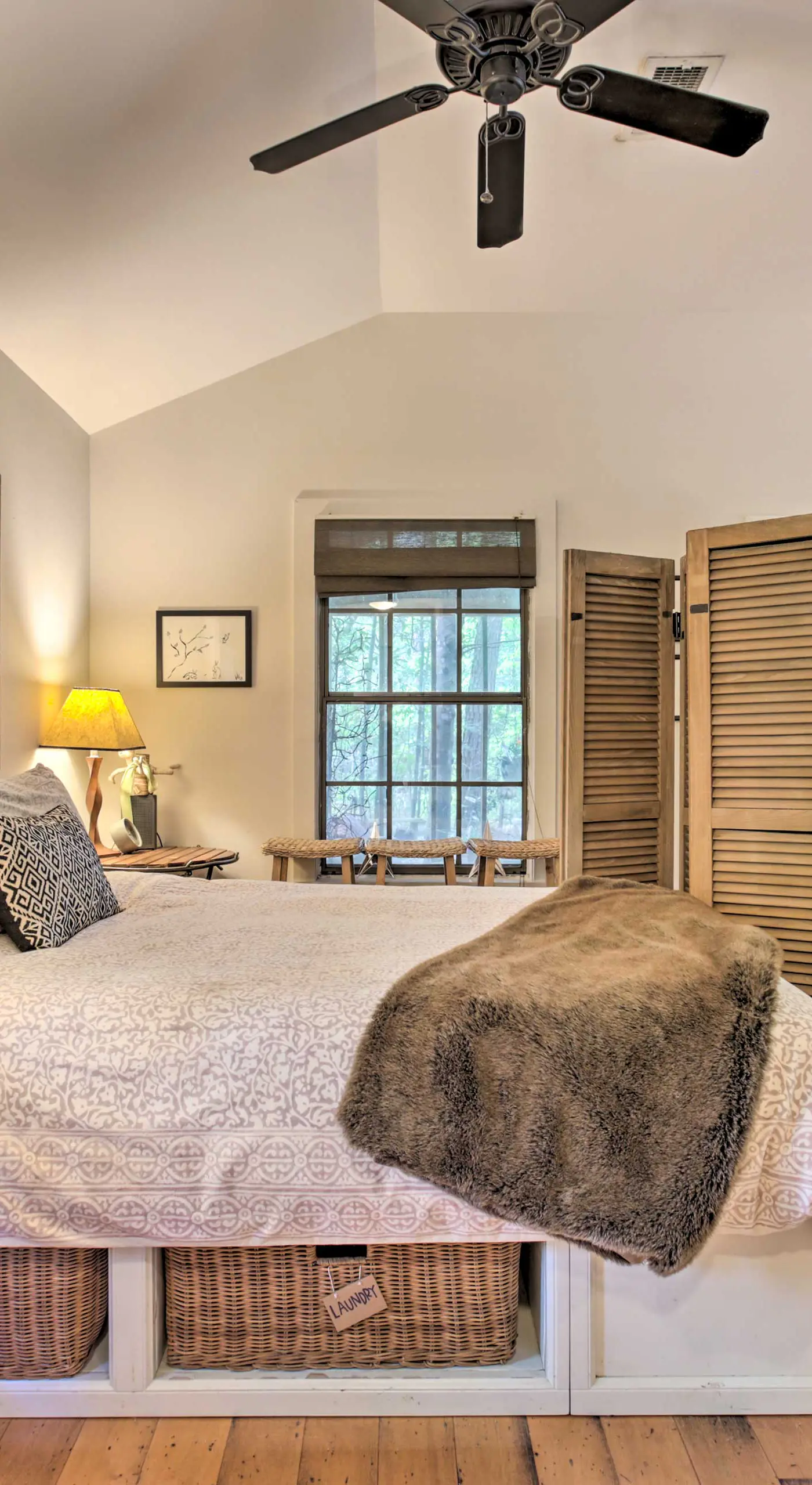 Enchanting 'Whitney Cabin' w/ Beach & Creek!
