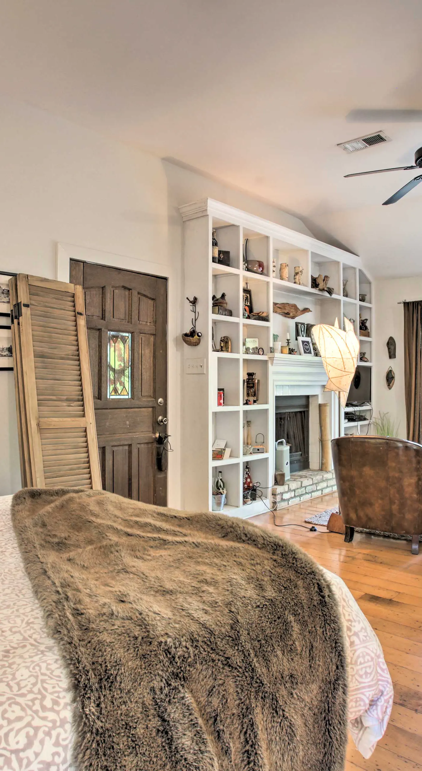Enchanting 'Whitney Cabin' w/ Beach & Creek!