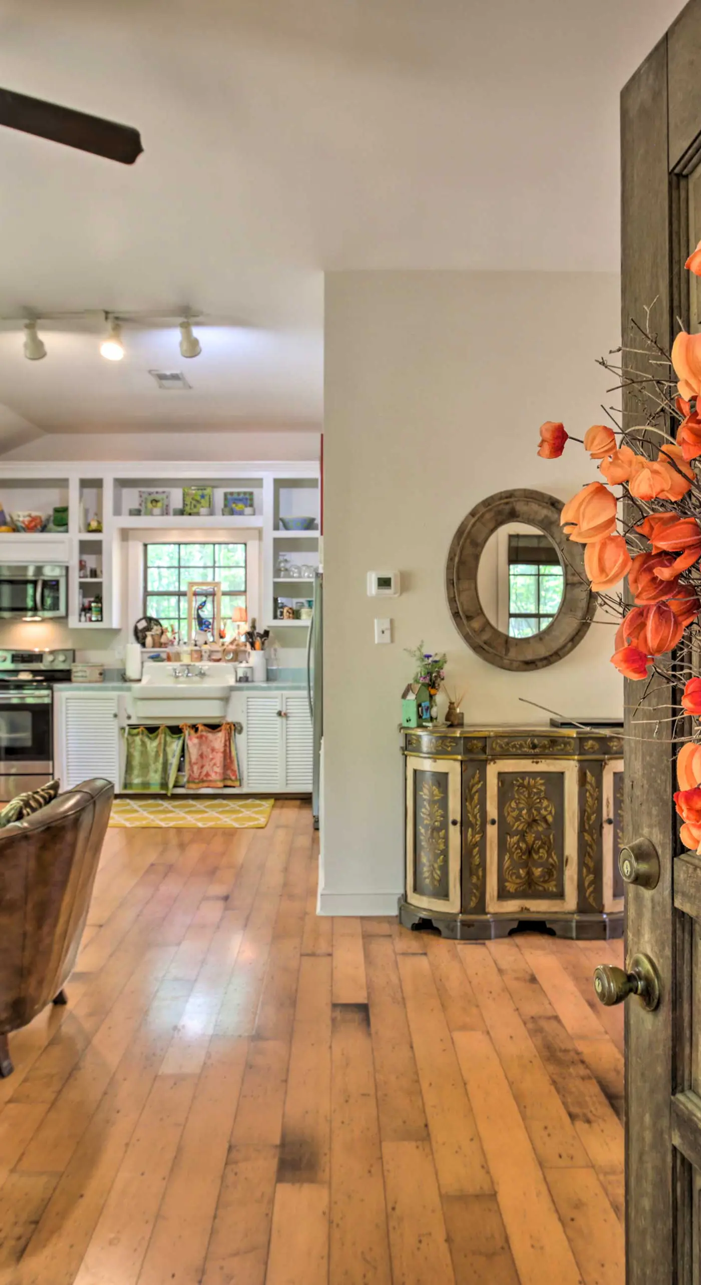 Enchanting 'Whitney Cabin' w/ Beach & Creek!