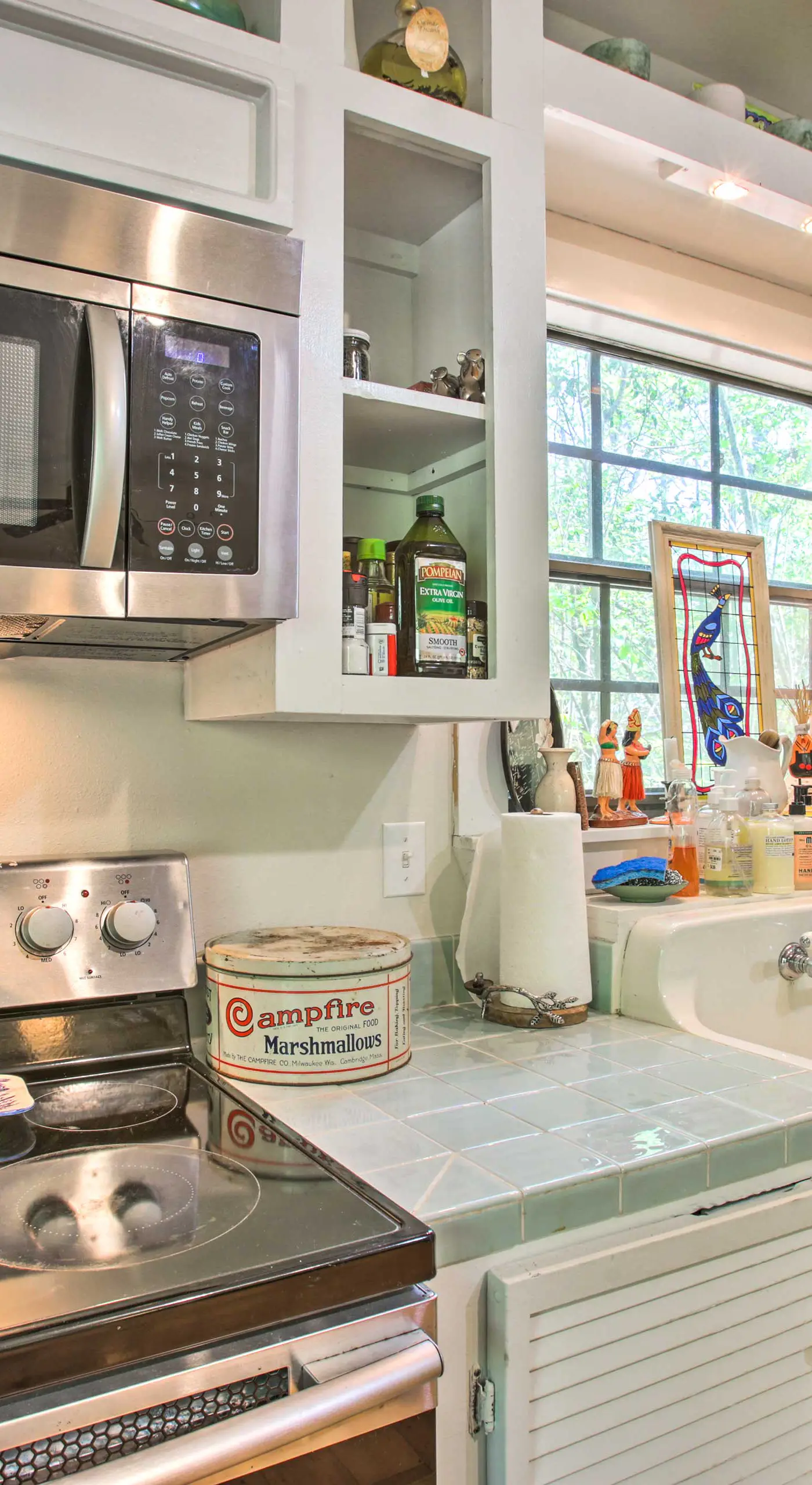 Enchanting 'Whitney Cabin' w/ Beach & Creek!