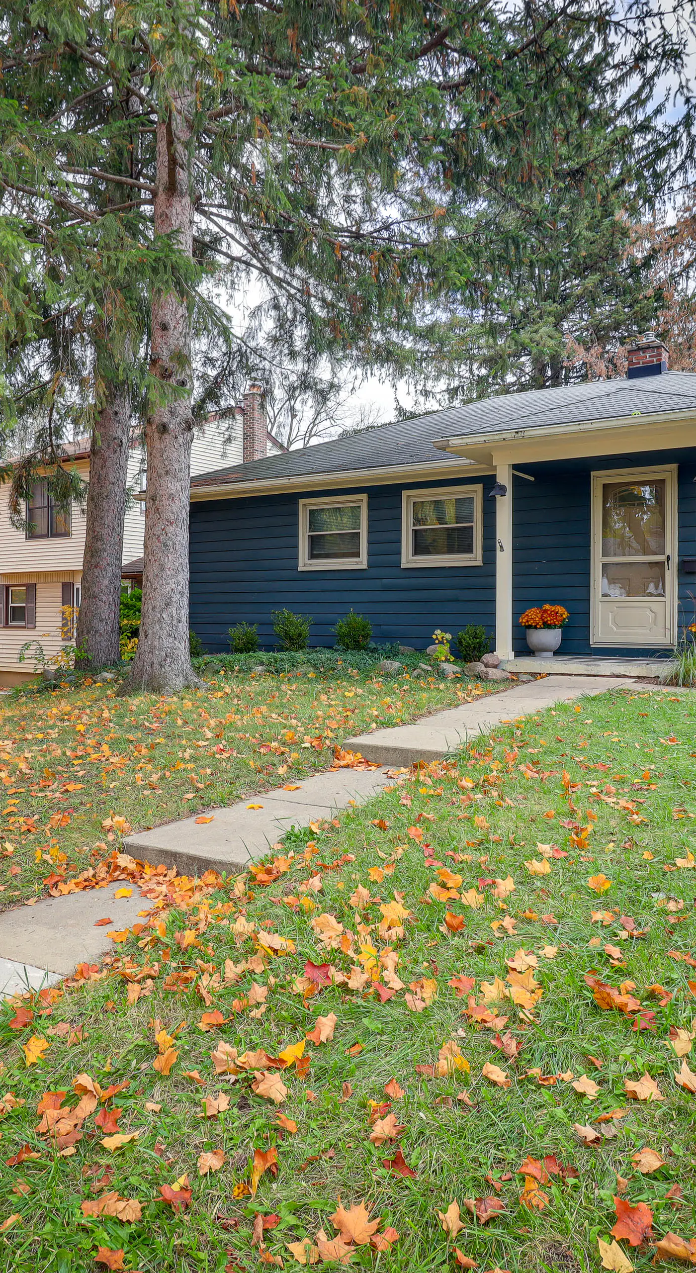 Ann Arbor Home w/ Deck, 2 Mi to Michigan Stadium!