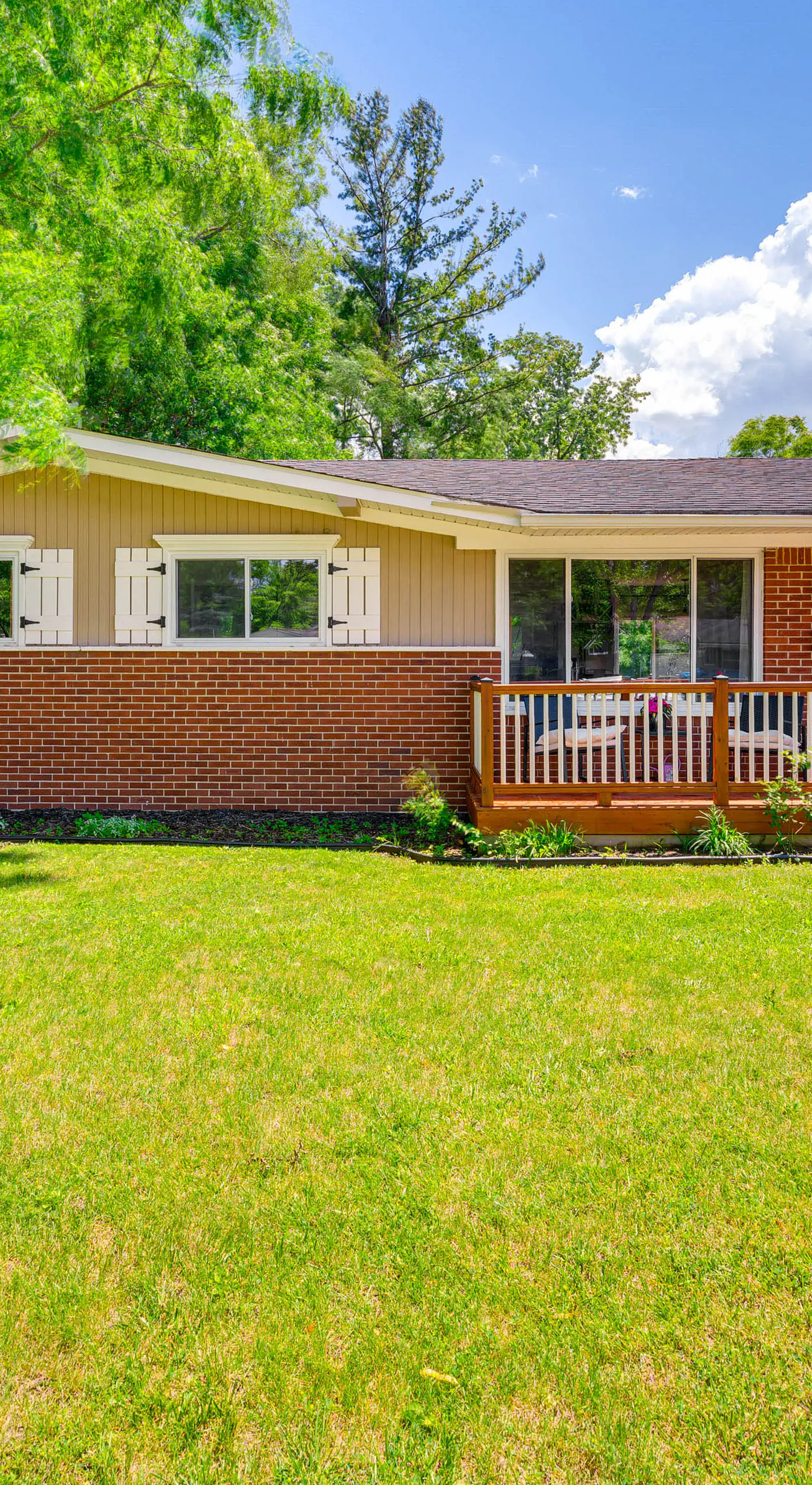 Charming Ann Arbor Getaway w/ Deck: Near Downtown!