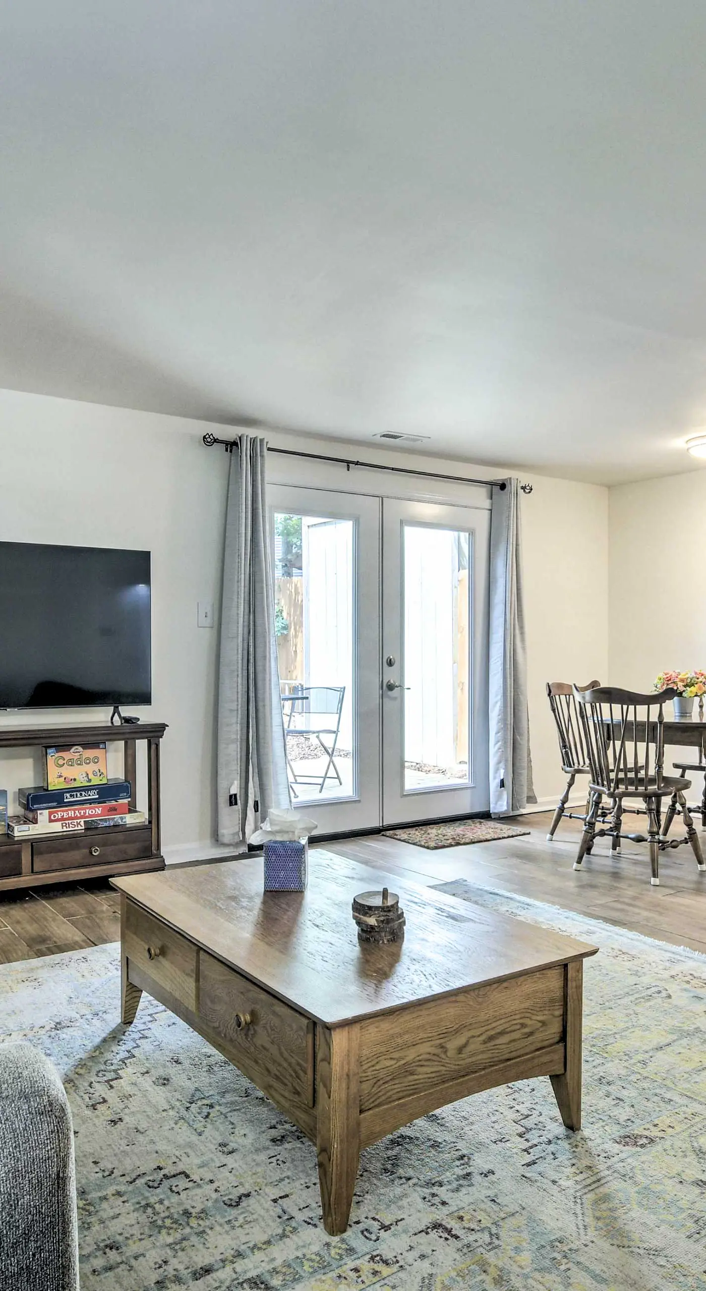 Walk to Dtwn & Breweries: Townhome in Cary!
